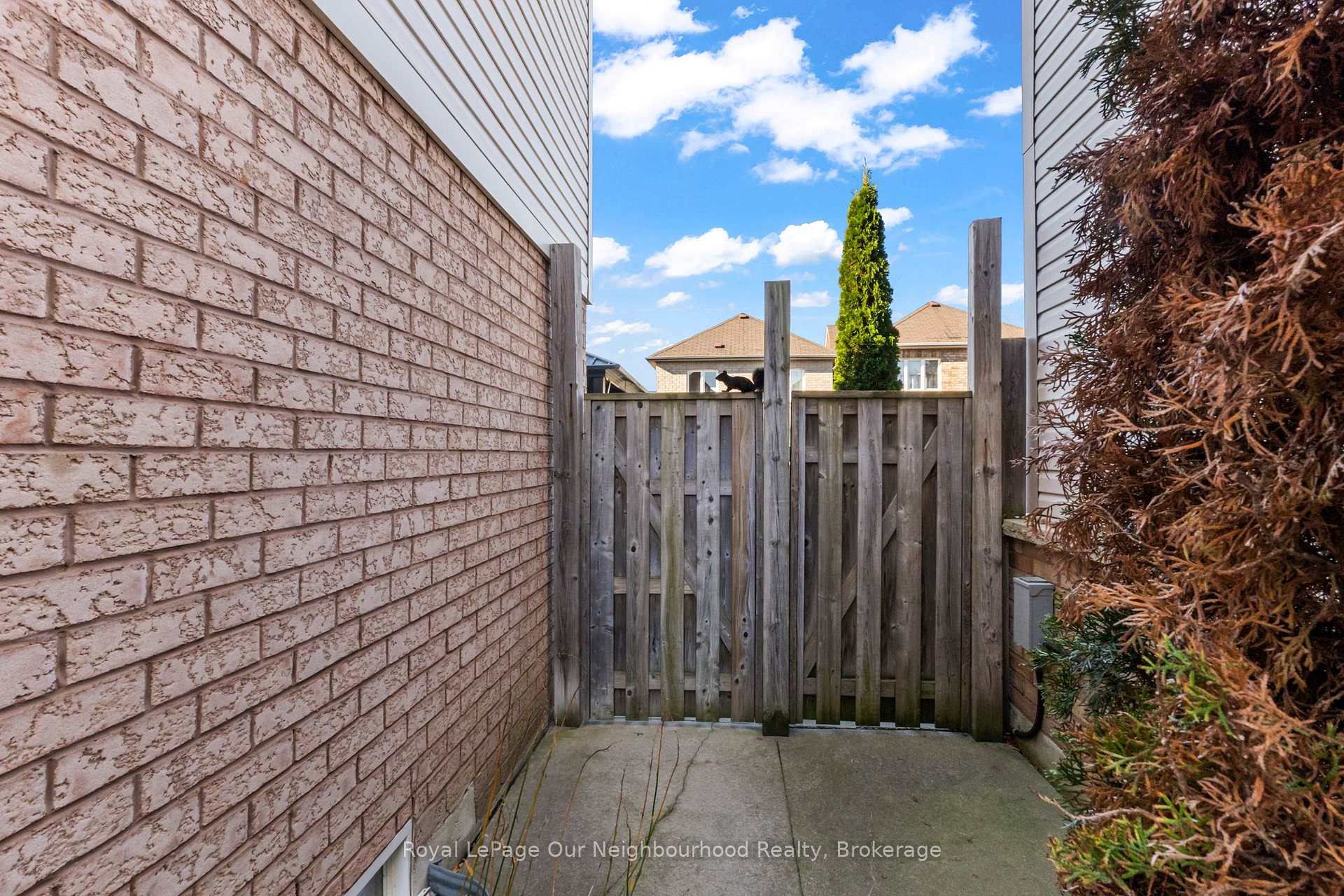Photo 46 of 16 Bettina Place, Whitby, Rolling Acres — HOMEH