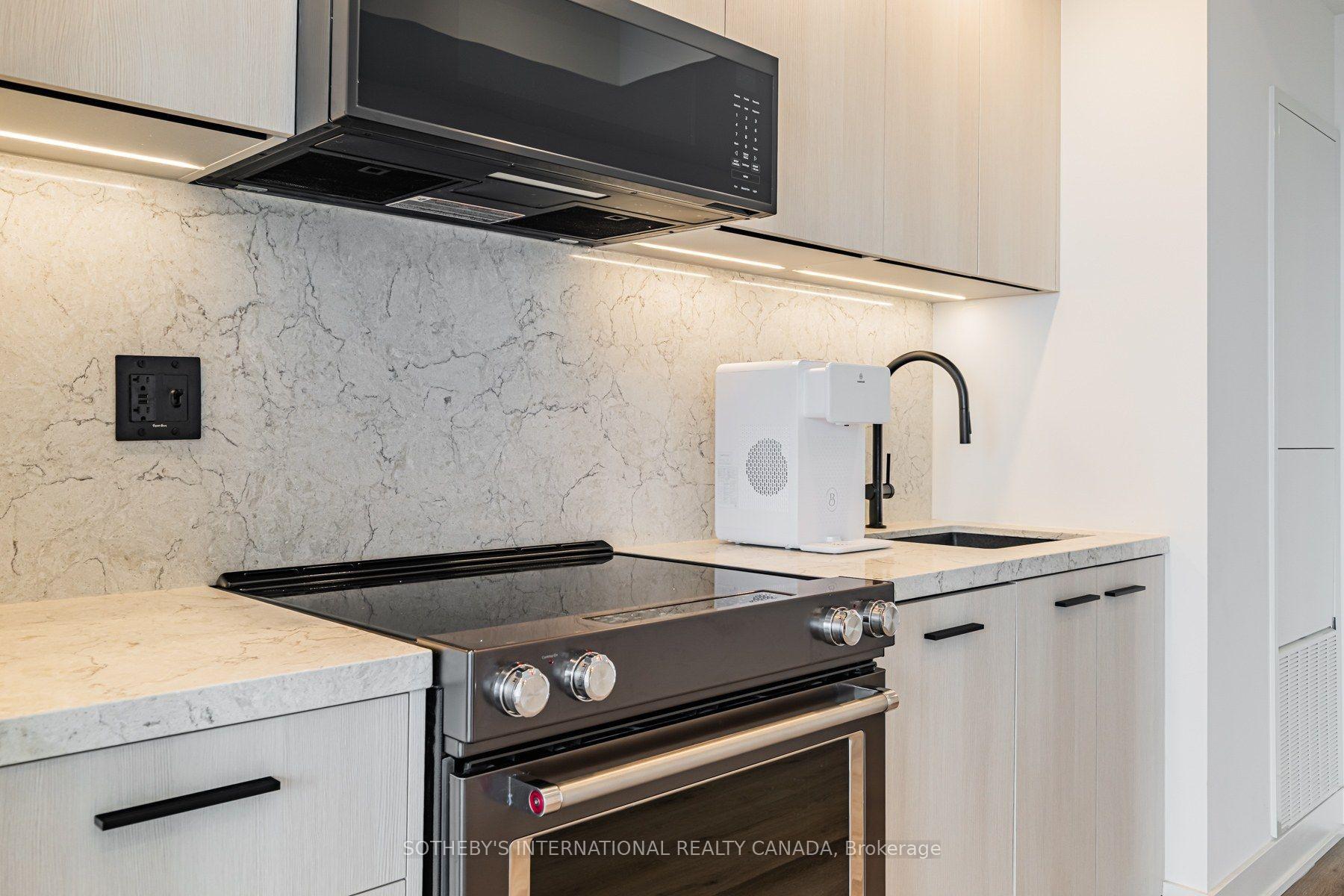 Photo 3 of Unit E2905, 30 Mutual Street, Toronto, Church-Yonge Corridor — HOMEH
