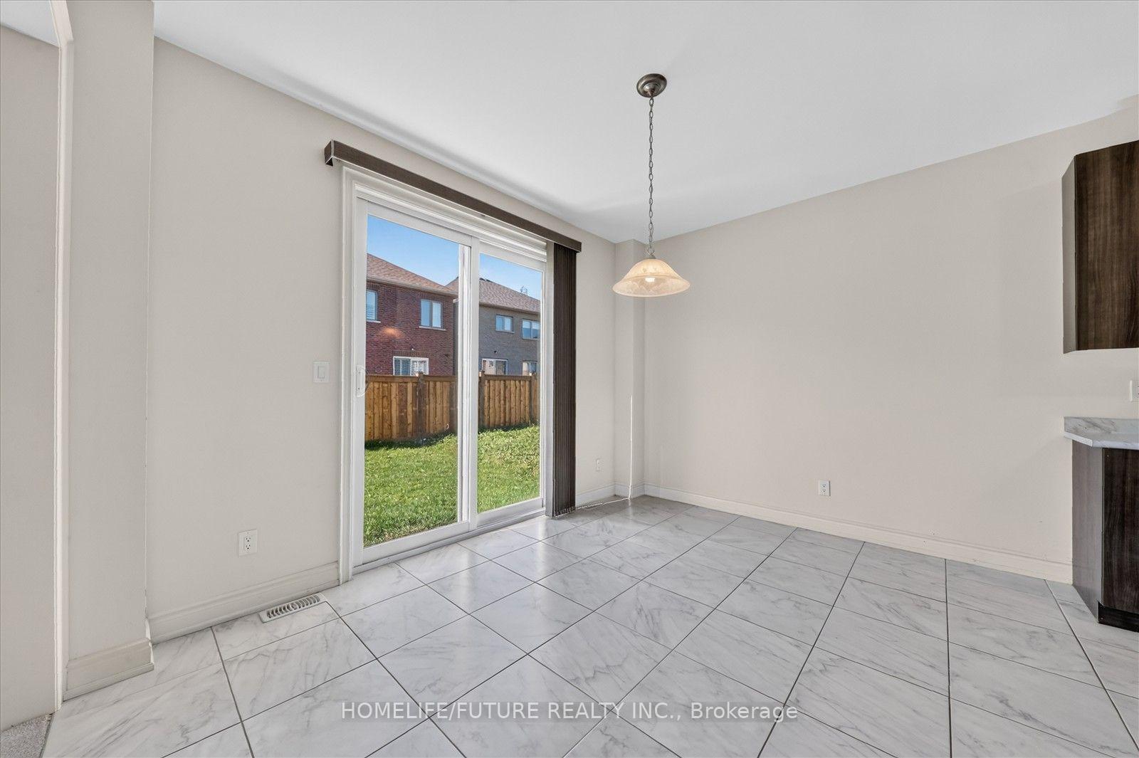 Photo 10 of 2548 Bandsman Crescent, Oshawa, Windfields — HOMEH