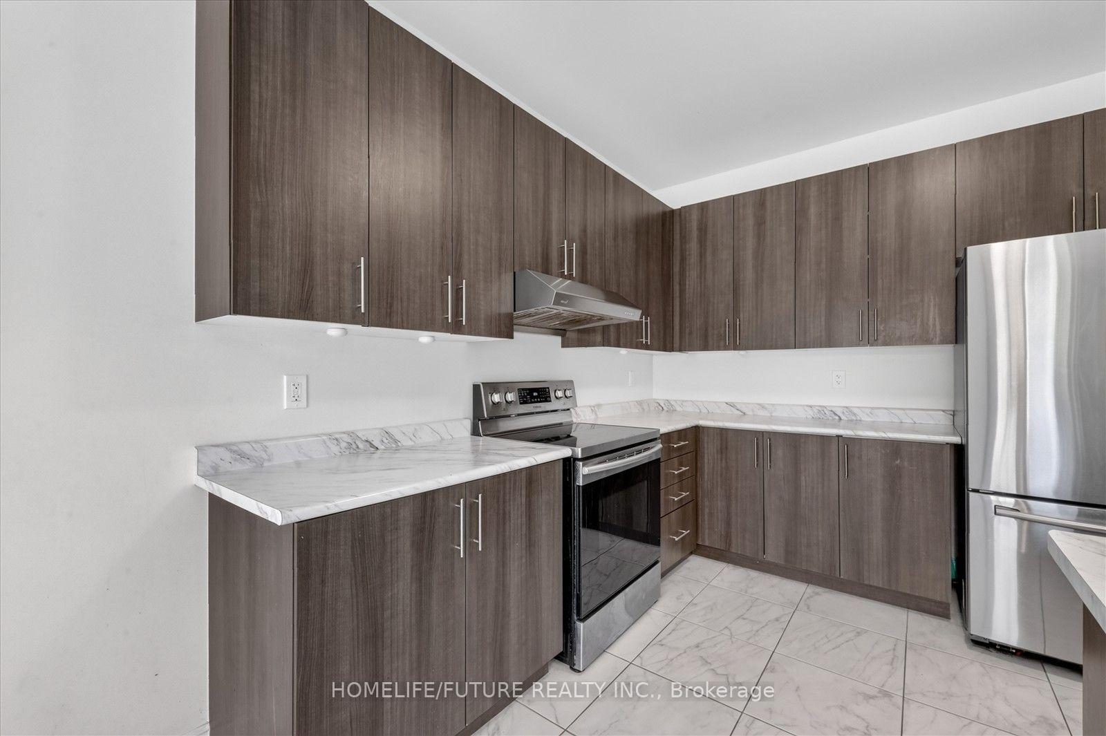 Photo 13 of 2548 Bandsman Crescent, Oshawa, Windfields — HOMEH