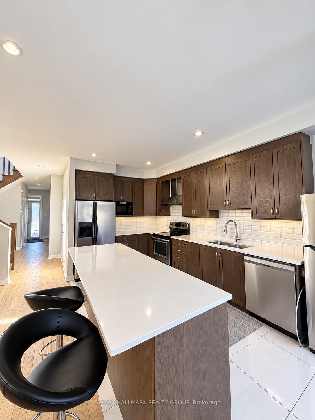 Photo 4 of 319 Blossom Pass Terrace, Ottawa, Avalon East — HOMEH