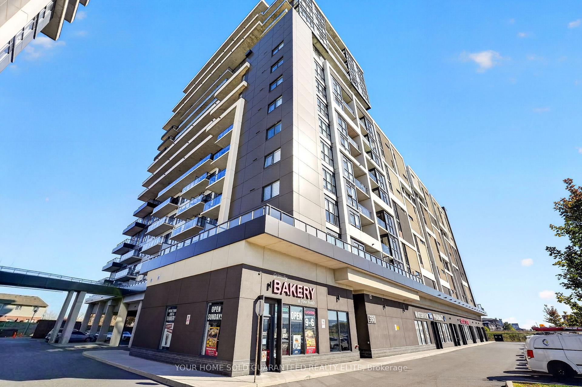 Photo of Unit 412, 550 North Service Road