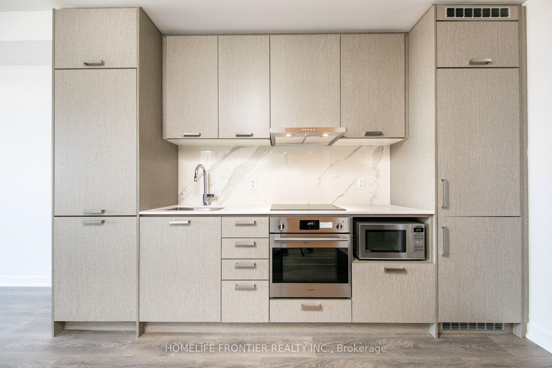Photo 2 of Unit 1712, 38 Honeycrisp Crescent, Vaughan, Vaughan Corporate Centre — HOMEH