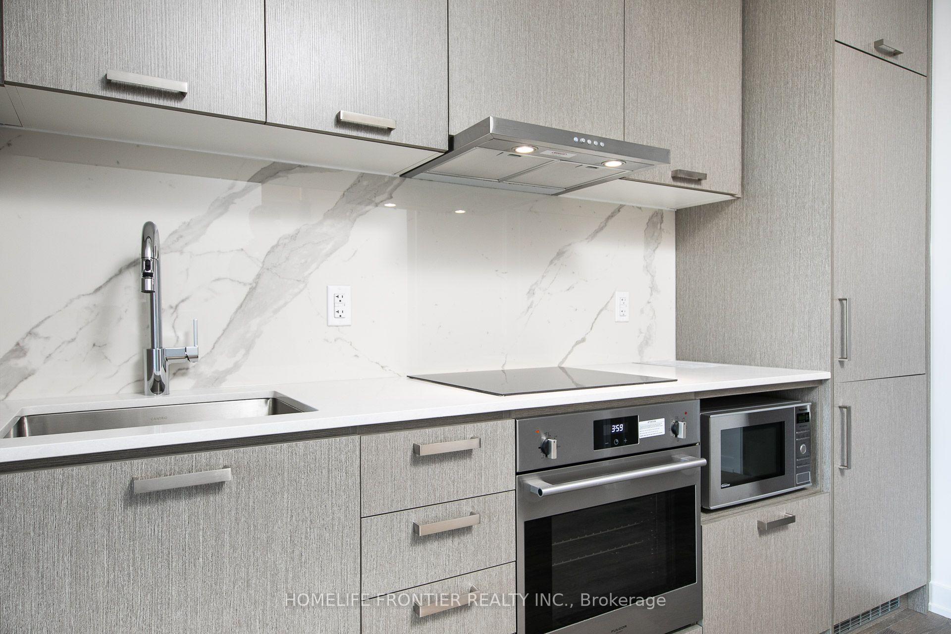 Photo 3 of Unit 1712, 38 Honeycrisp Crescent, Vaughan, Vaughan Corporate Centre — HOMEH