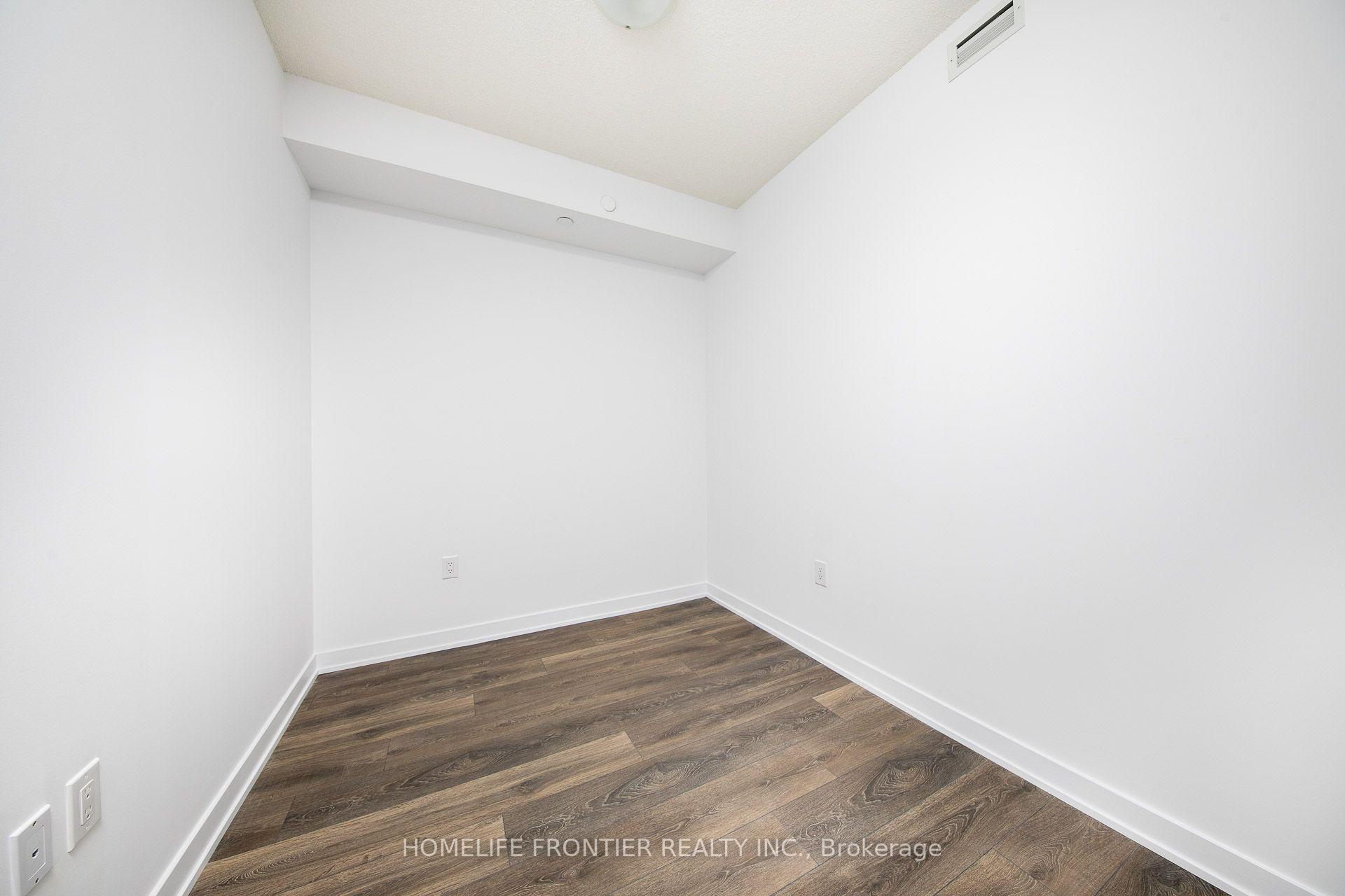 Photo 6 of Unit 1712, 38 Honeycrisp Crescent, Vaughan, Vaughan Corporate Centre — HOMEH