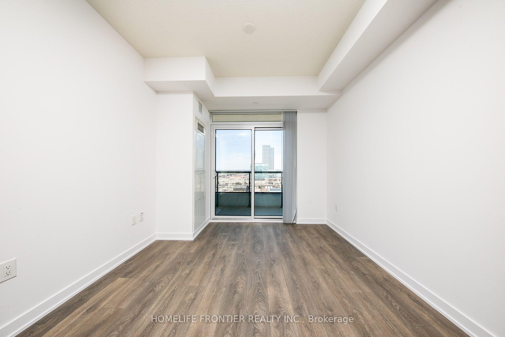 Photo 9 of Unit 1712, 38 Honeycrisp Crescent, Vaughan, Vaughan Corporate Centre — HOMEH