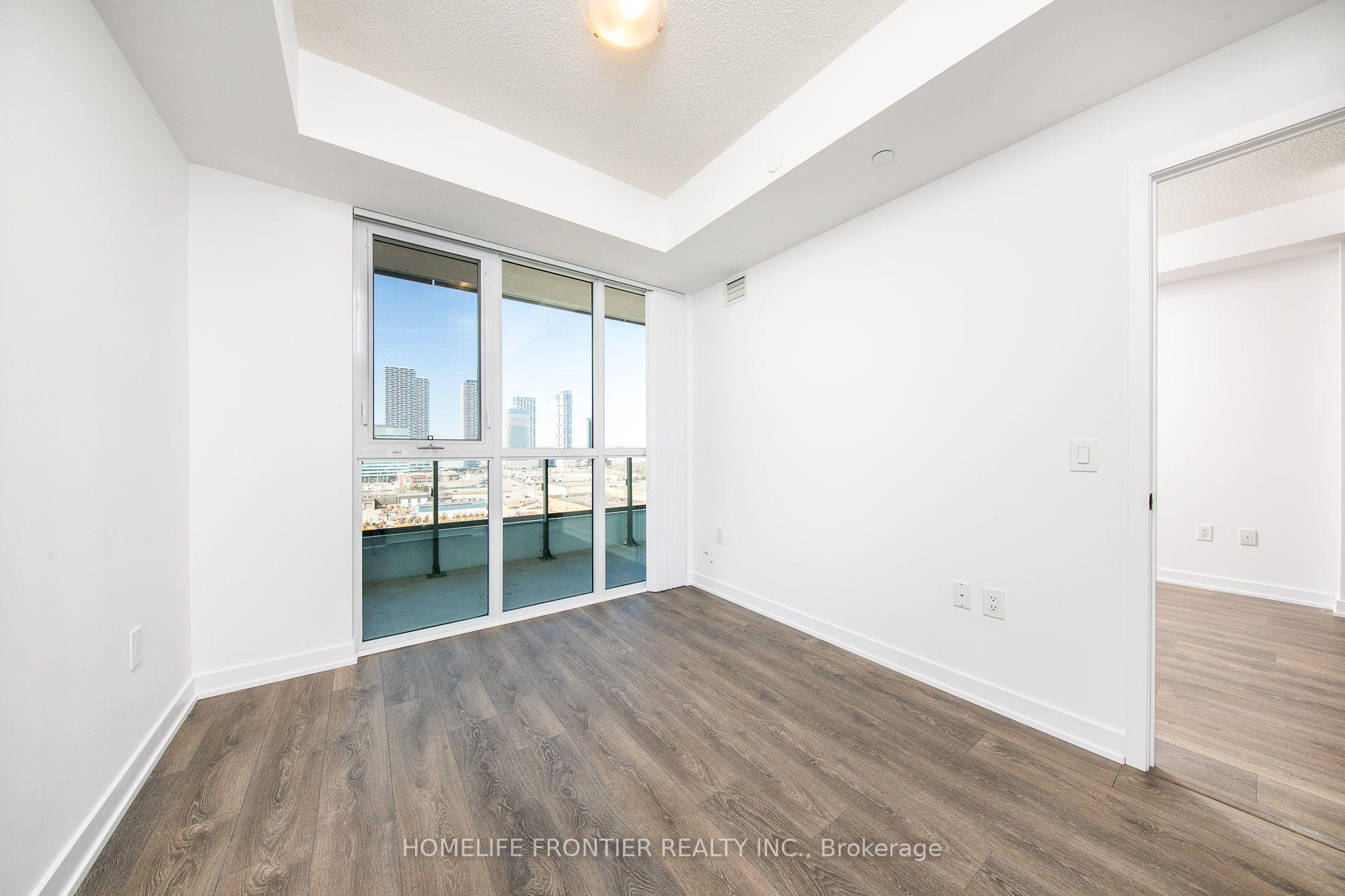 Photo 13 of Unit 1712, 38 Honeycrisp Crescent, Vaughan, Vaughan Corporate Centre — HOMEH