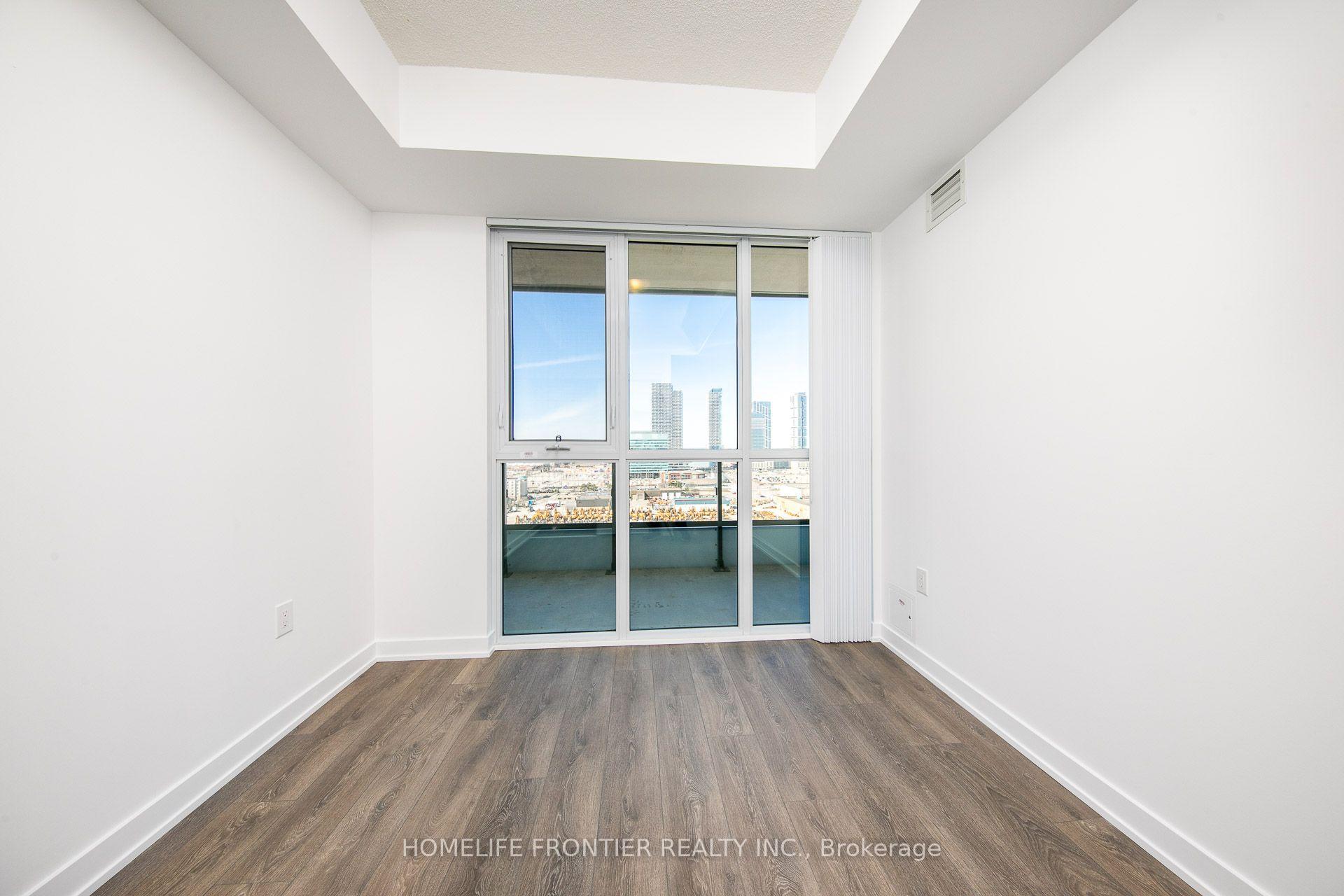 Photo 14 of Unit 1712, 38 Honeycrisp Crescent, Vaughan, Vaughan Corporate Centre — HOMEH