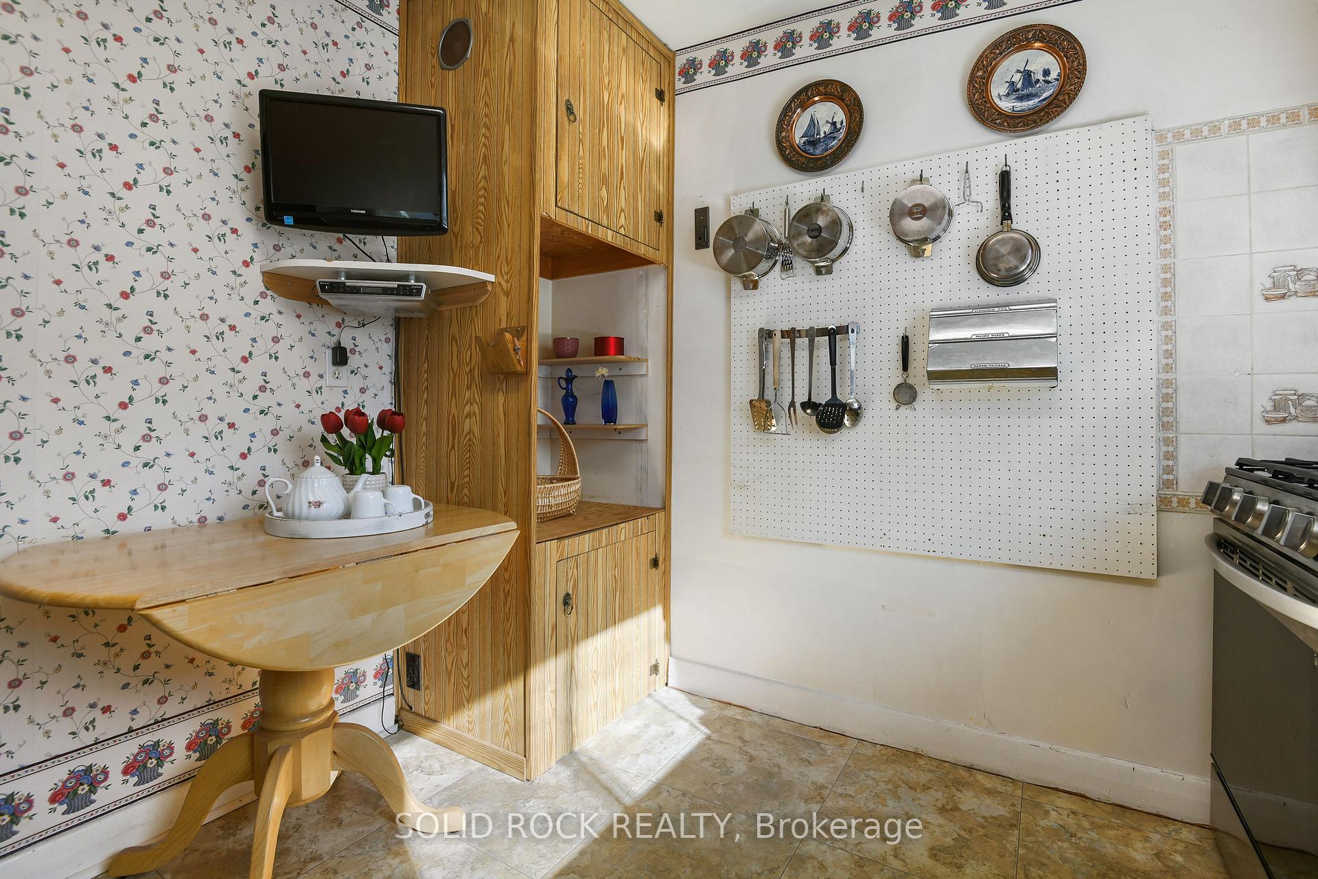Photo 8 of 1012 Panet Street, Ottawa, Carlington — HOMEH