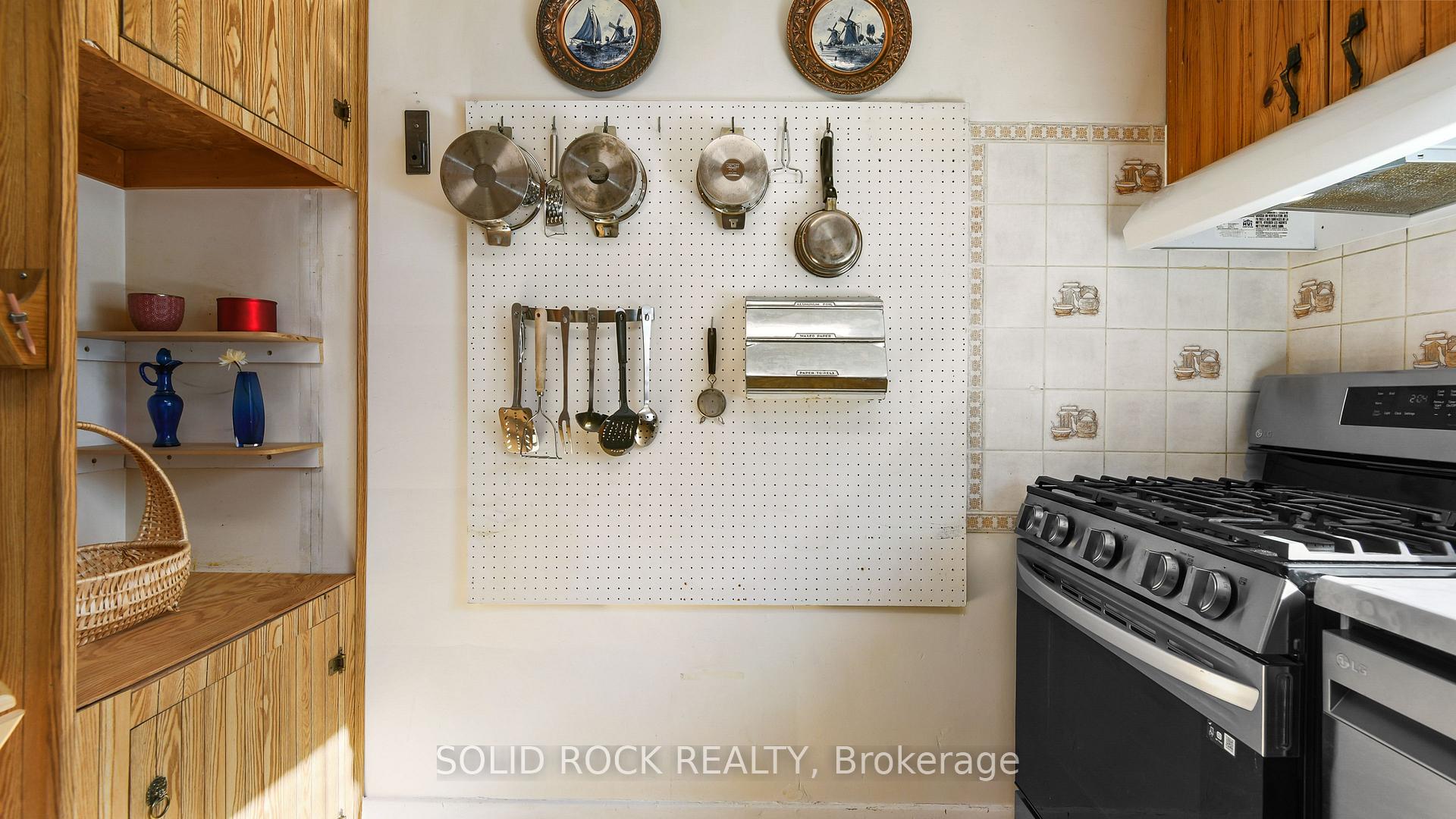 Photo 9 of 1012 Panet Street, Ottawa, Carlington — HOMEH