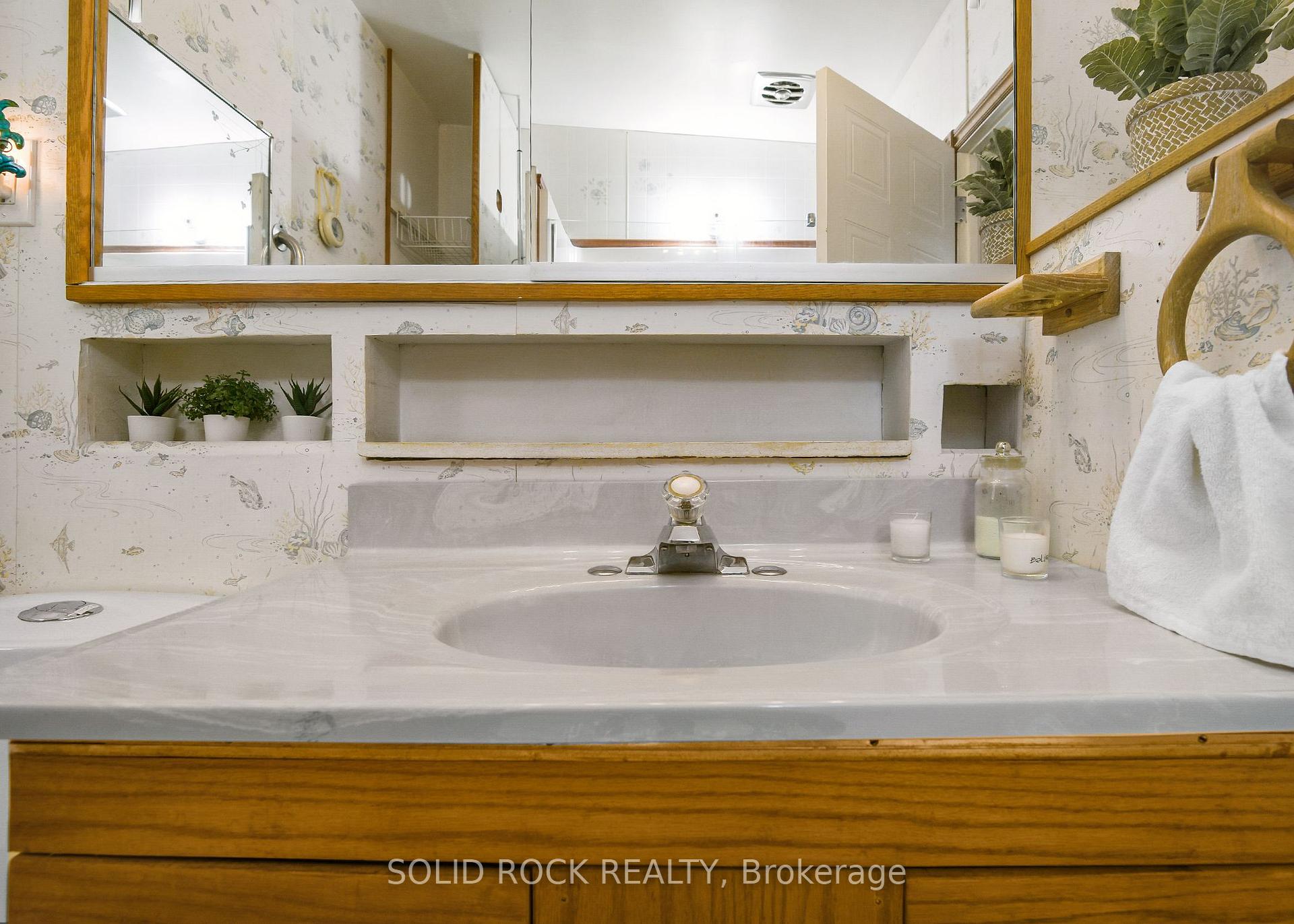 Photo 13 of 1012 Panet Street, Ottawa, Carlington — HOMEH