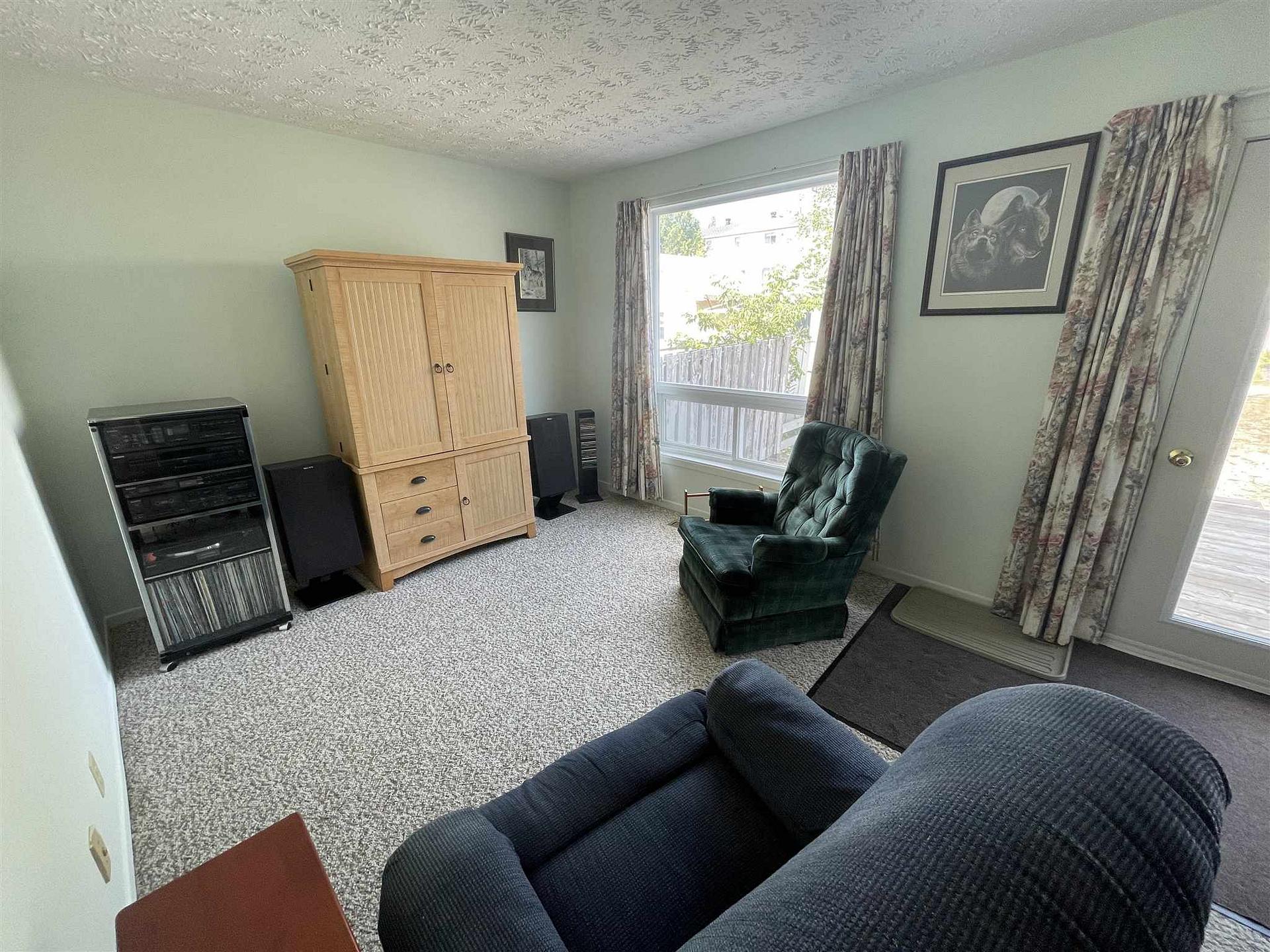 Photo 8 of 68 Farquhar Place, Elliot Lake — HOMEH
