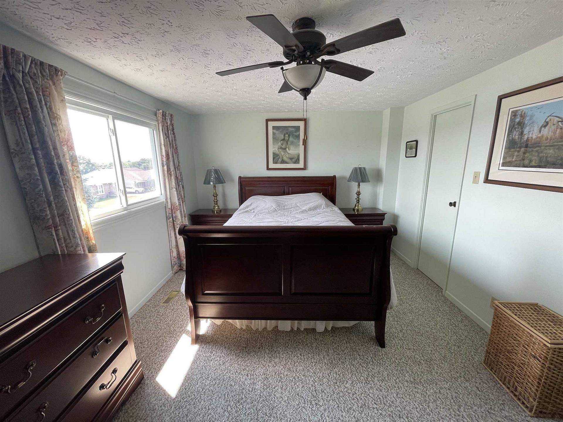 Photo 10 of 68 Farquhar Place, Elliot Lake — HOMEH