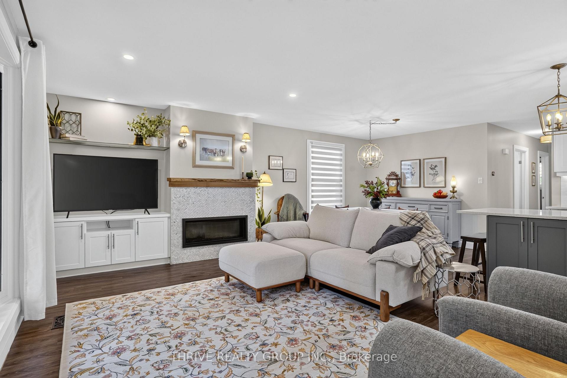 Photo 5 of 496 Belvedere Avenue, London, South K — HOMEH