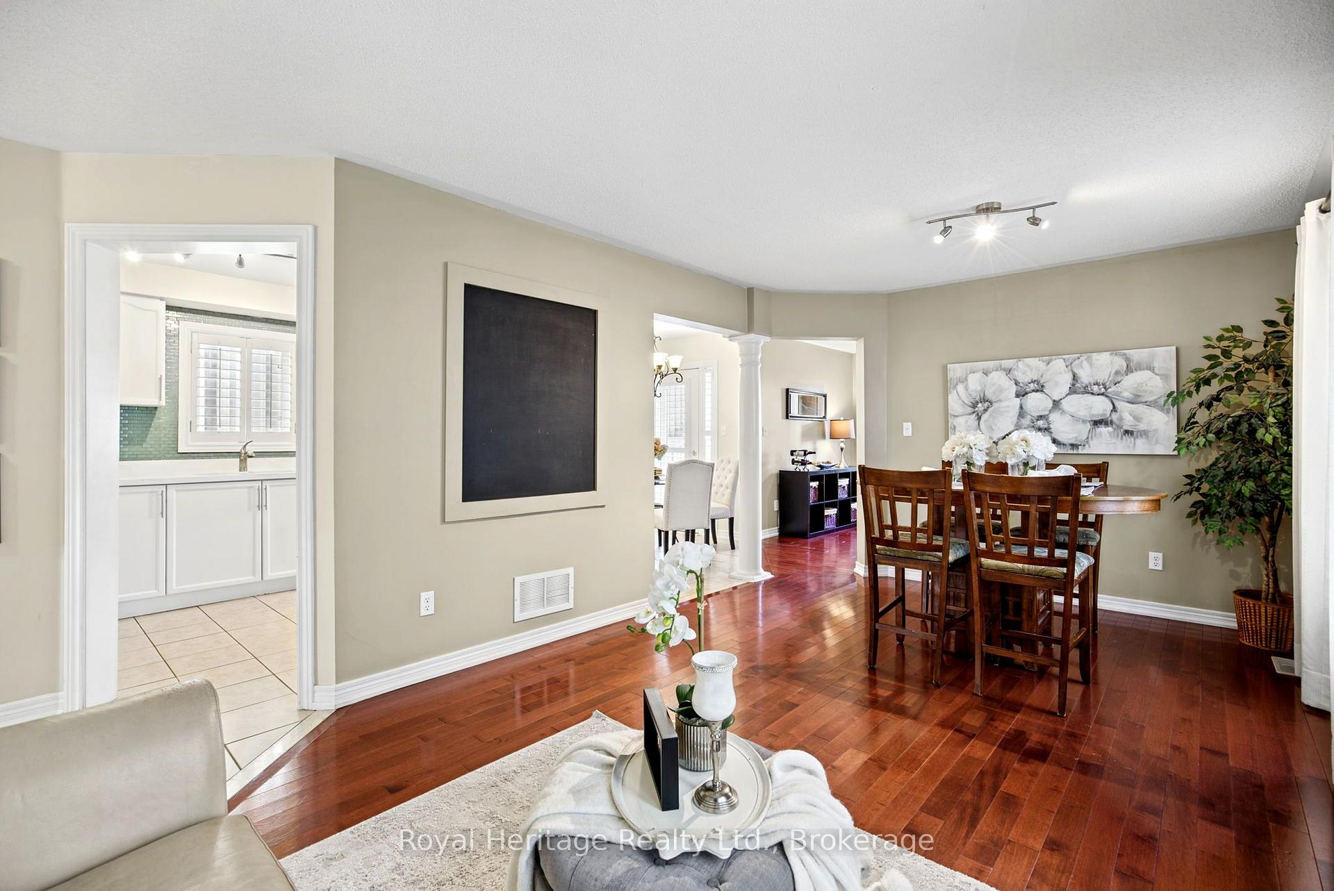 Photo 8 of 65 Cranborne Crescent, Whitby, Brooklin — HOMEH