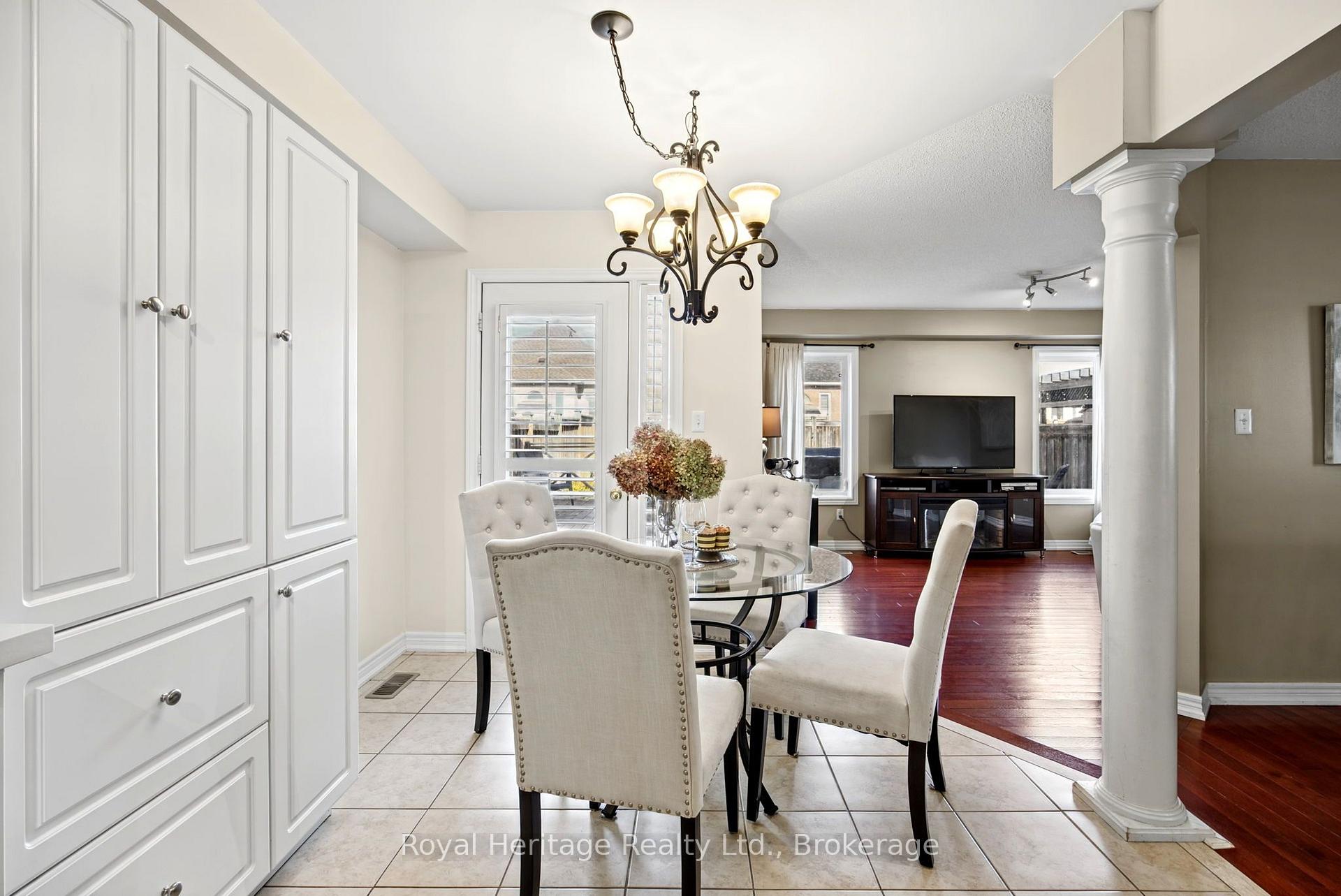Photo 17 of 65 Cranborne Crescent, Whitby, Brooklin — HOMEH