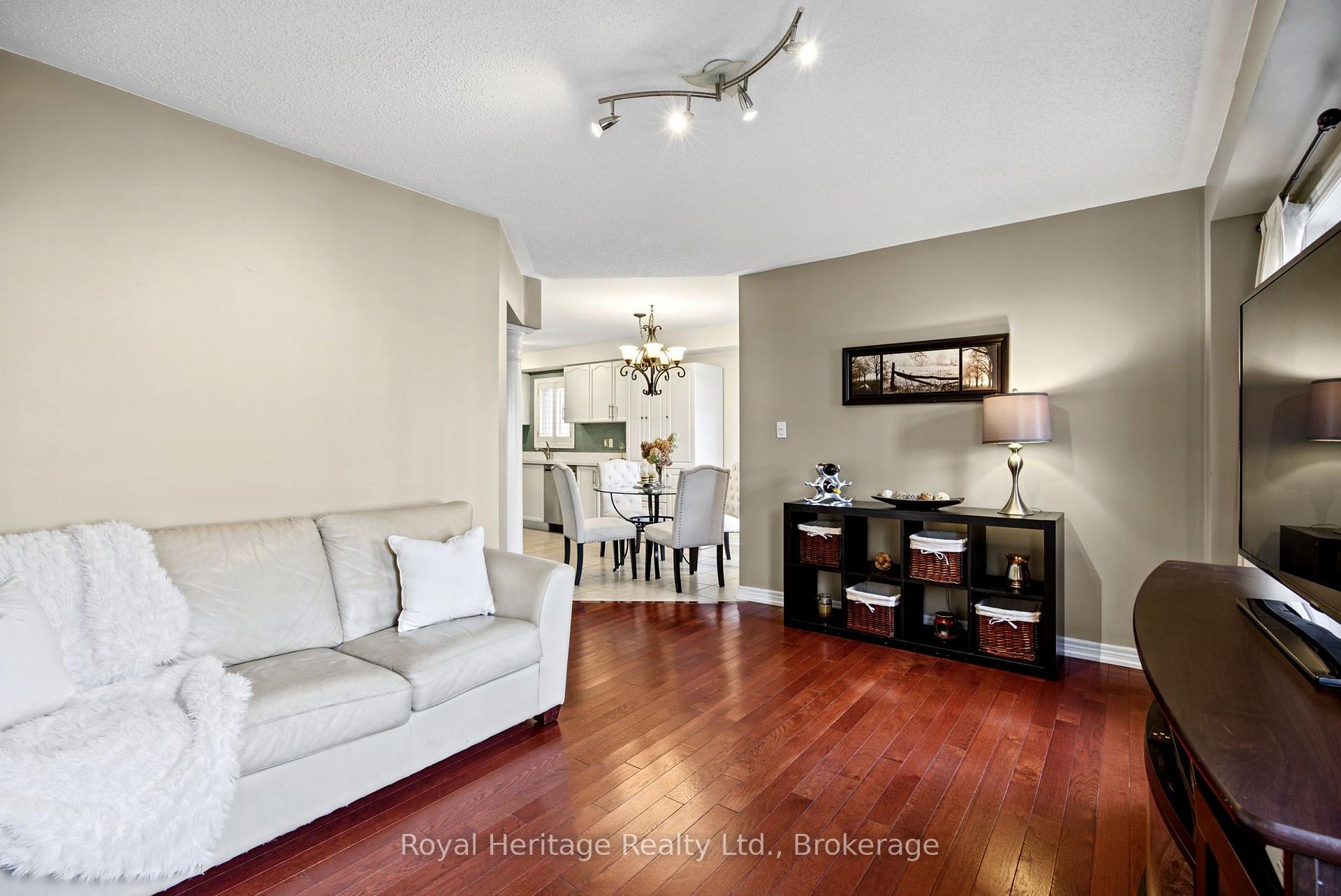 Photo 19 of 65 Cranborne Crescent, Whitby, Brooklin — HOMEH