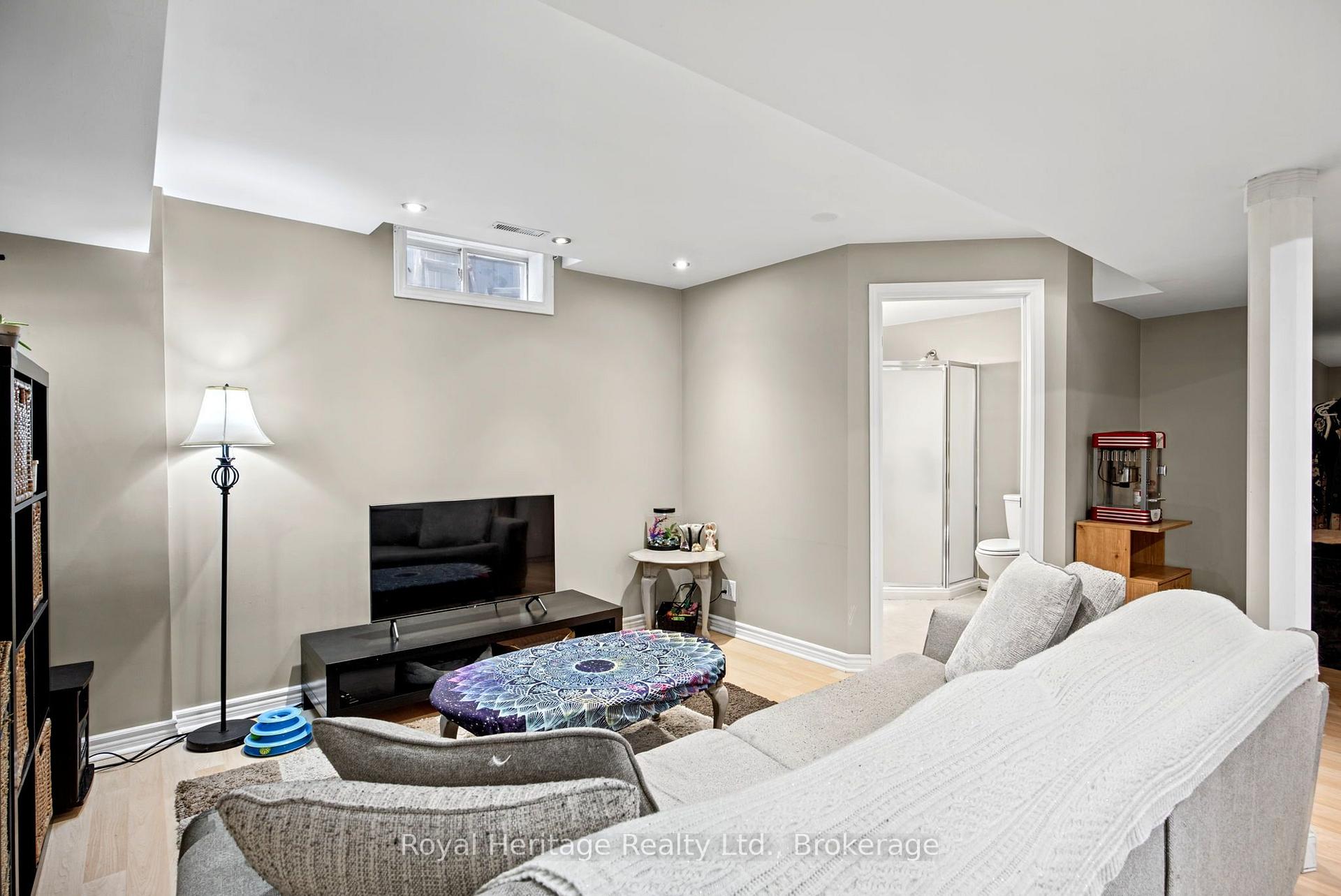 Photo 29 of 65 Cranborne Crescent, Whitby, Brooklin — HOMEH