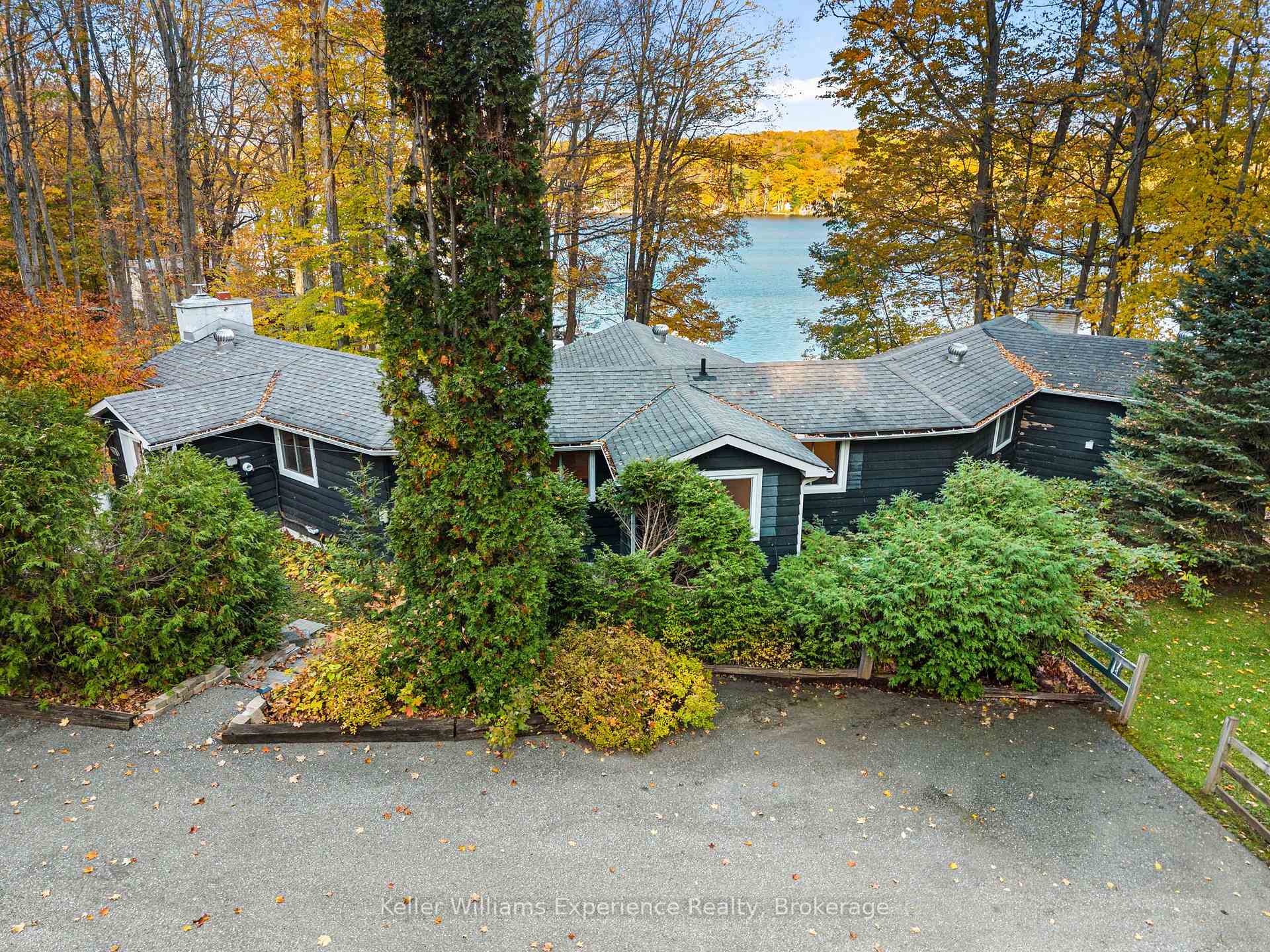 Photo 5 of 21 Lakeview Crescent, Tiny, Rural Tiny — HOMEH