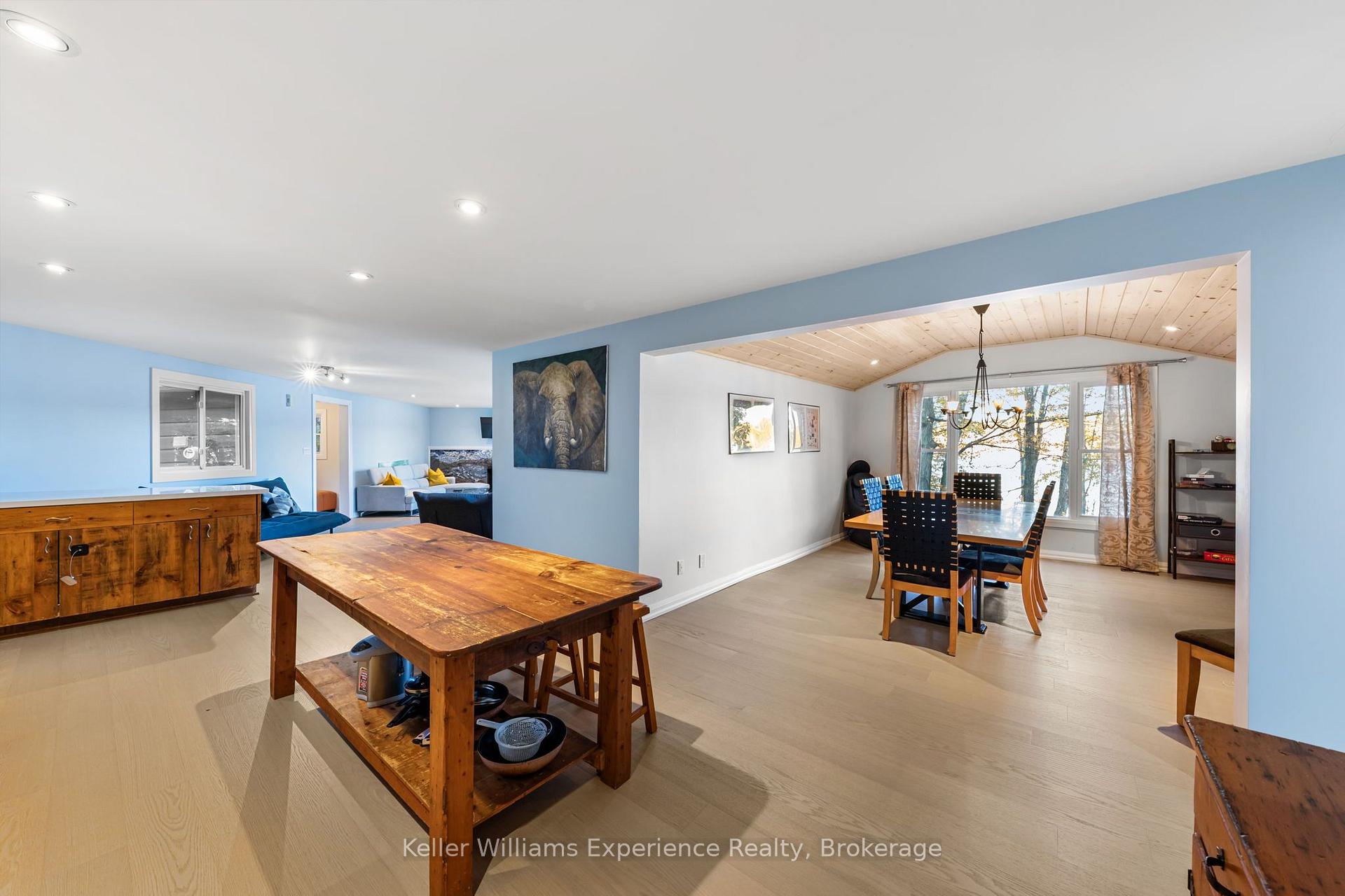 Photo 14 of 21 Lakeview Crescent, Tiny, Rural Tiny — HOMEH