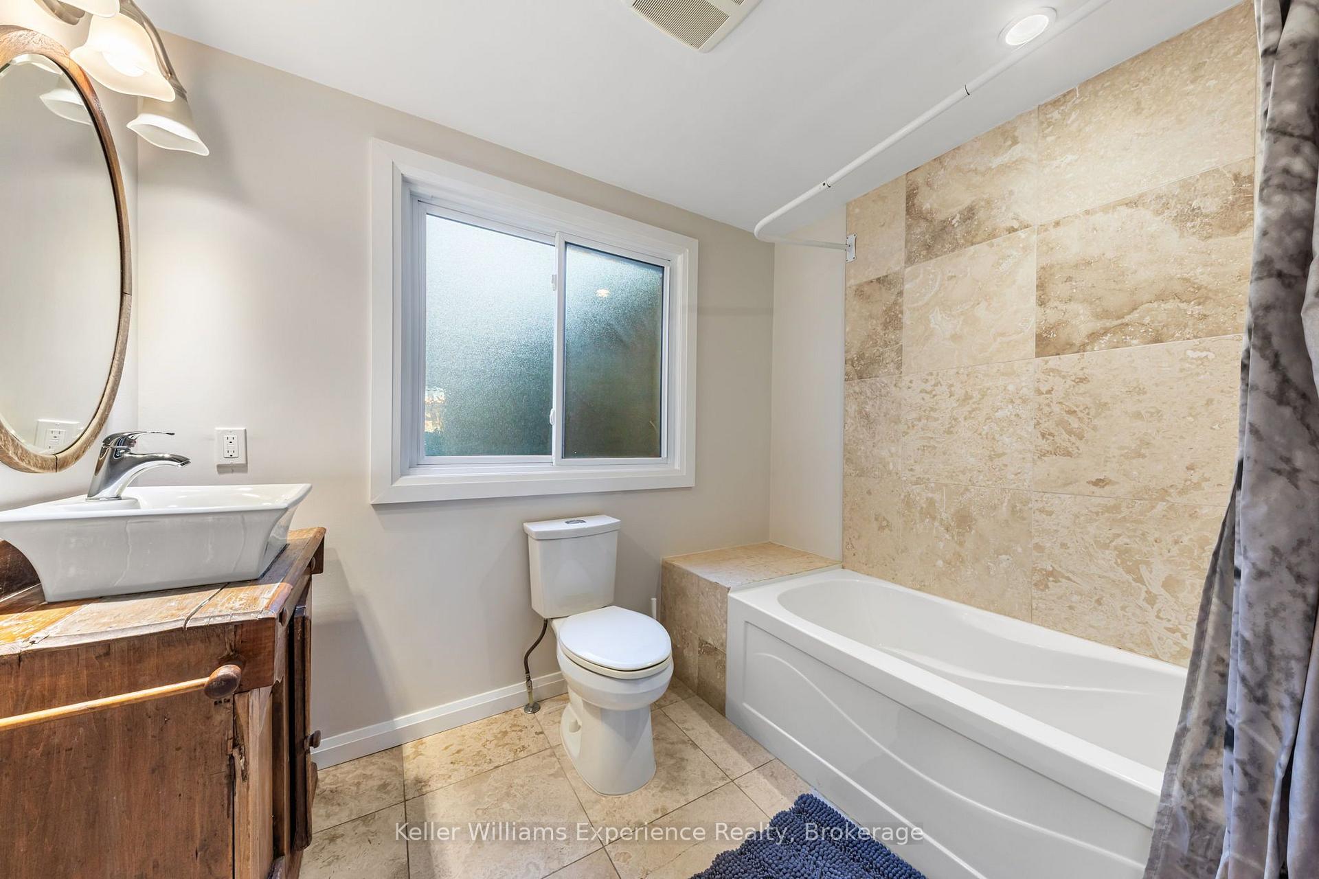 Photo 22 of 21 Lakeview Crescent, Tiny, Rural Tiny — HOMEH