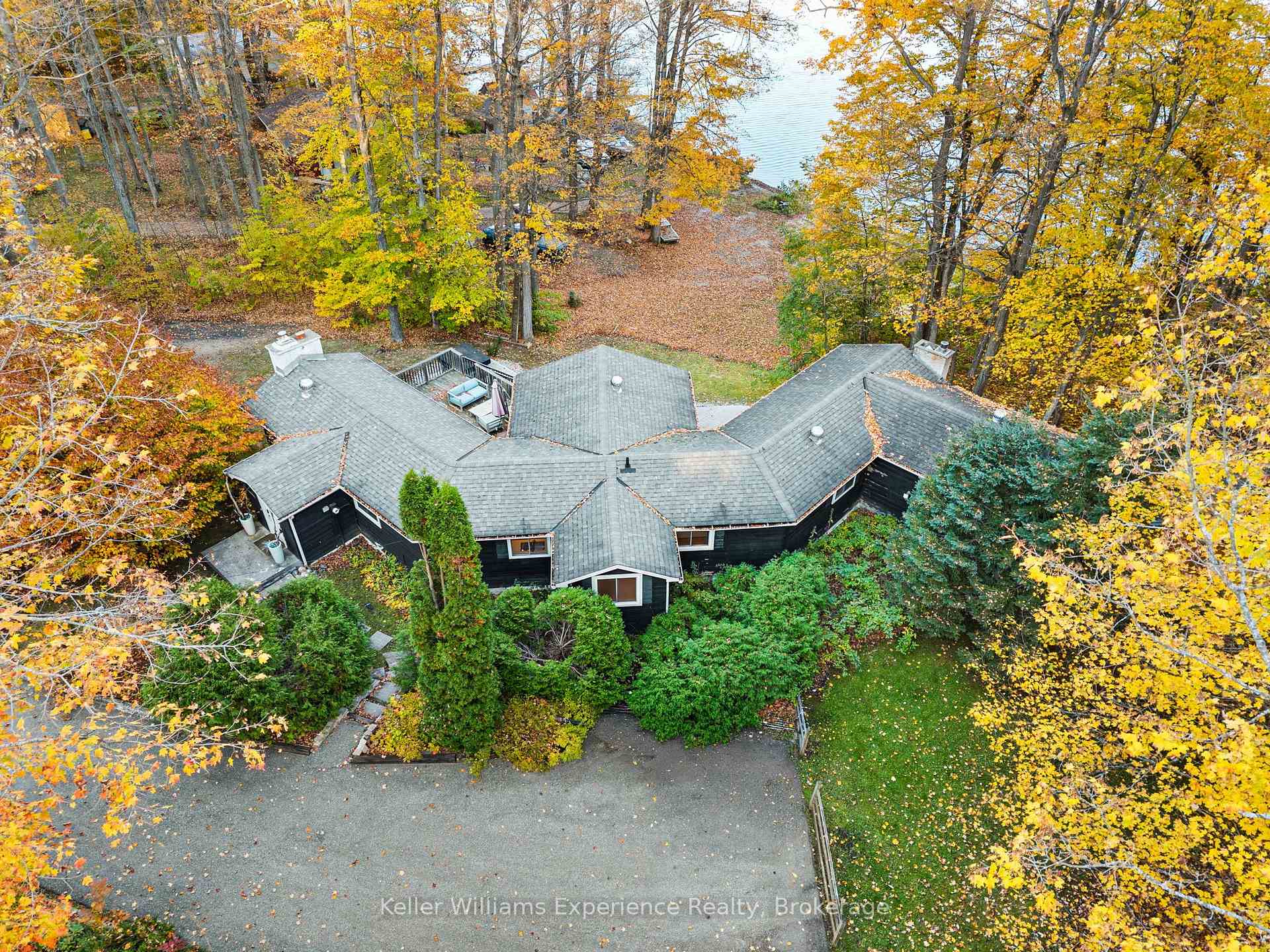 Photo 45 of 21 Lakeview Crescent, Tiny, Rural Tiny — HOMEH