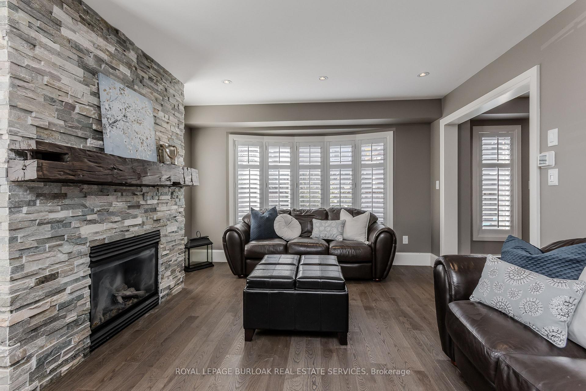 Photo 4 of 2248 Elmside Crescent, Burlington, Orchard — HOMEH