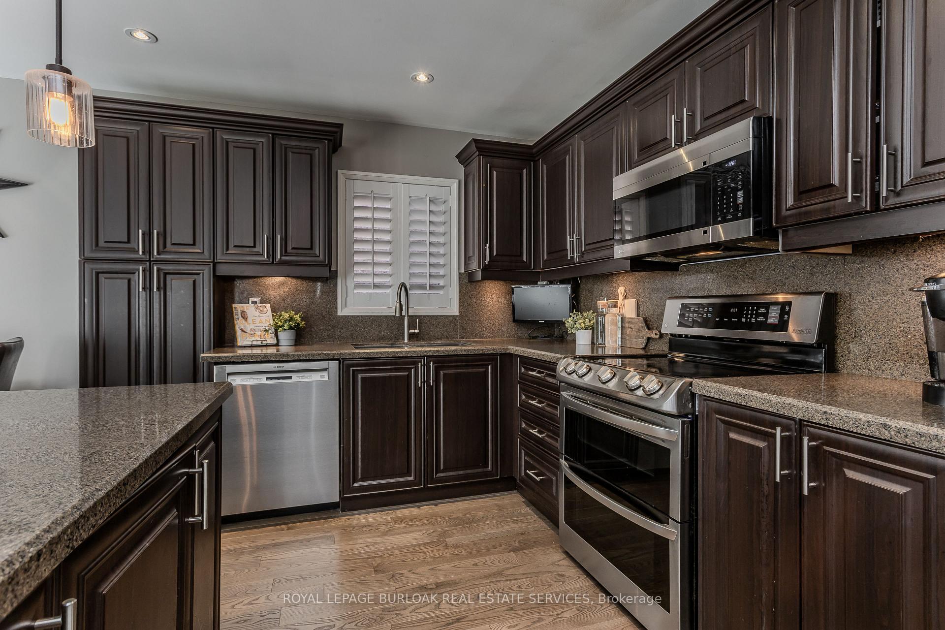 Photo 8 of 2248 Elmside Crescent, Burlington, Orchard — HOMEH