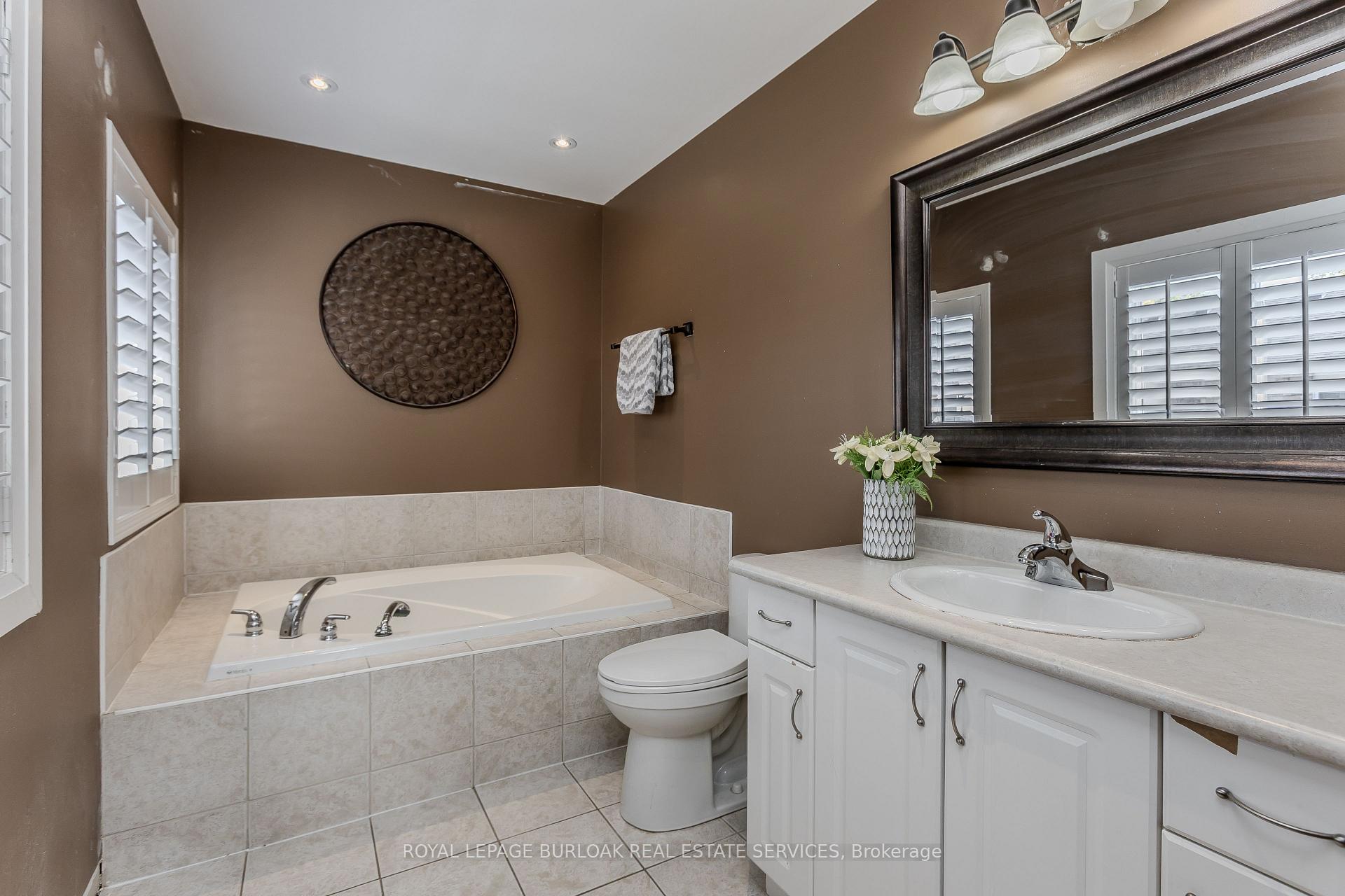 Photo 12 of 2248 Elmside Crescent, Burlington, Orchard — HOMEH