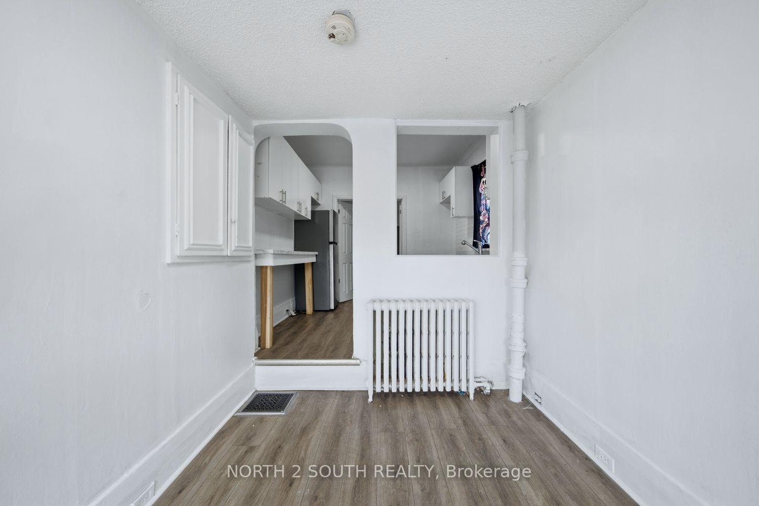 Photo 3 of 880 Dundas Street E, London, East L — HOMEH