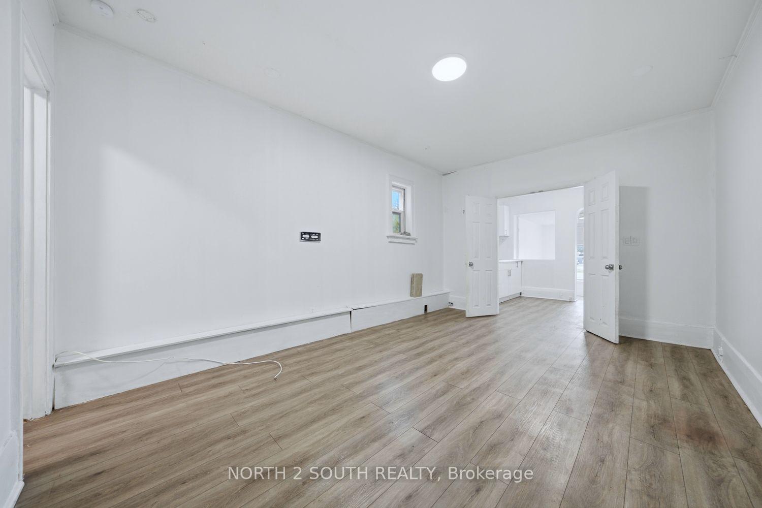Photo 11 of 880 Dundas Street E, London, East L — HOMEH