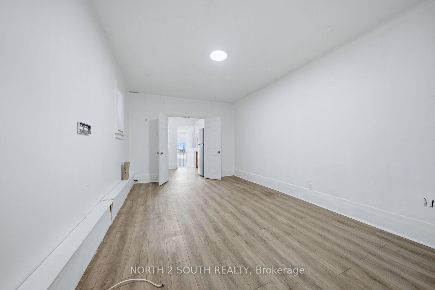 Photo 12 of 880 Dundas Street E, London, East L — HOMEH