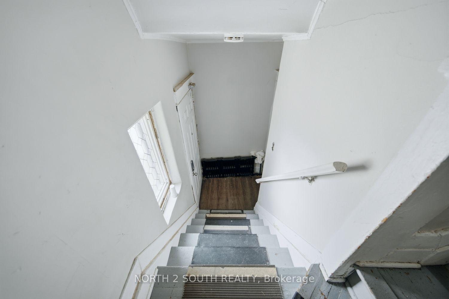 Photo 15 of 880 Dundas Street E, London, East L — HOMEH