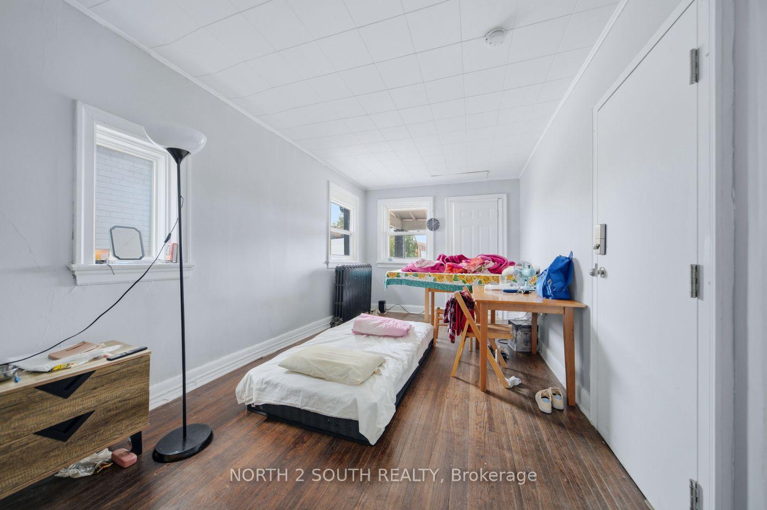 Photo 16 of 880 Dundas Street E, London, East L — HOMEH