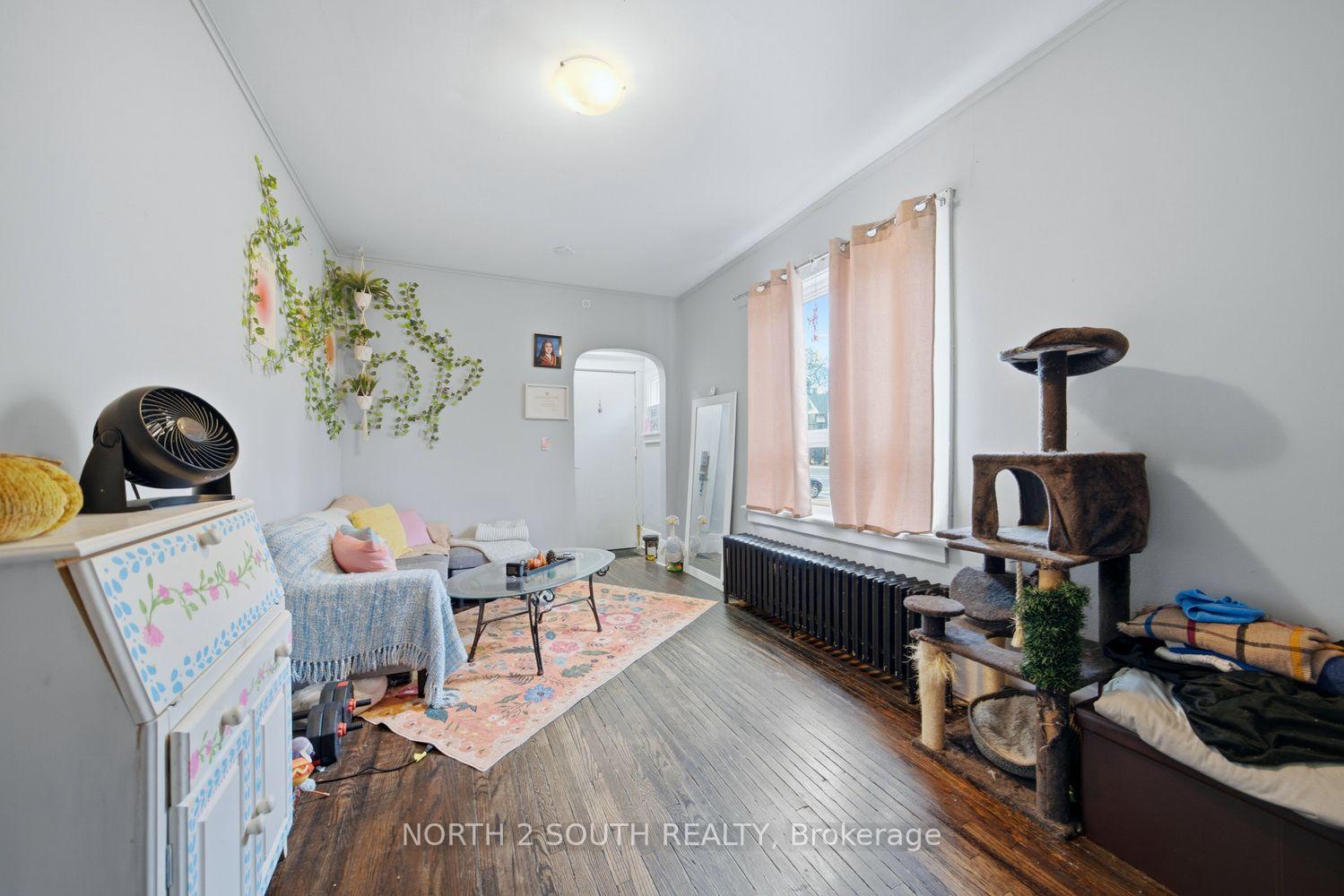 Photo 29 of 880 Dundas Street E, London, East L — HOMEH