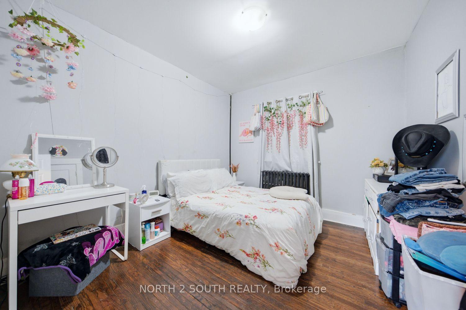 Photo 35 of 880 Dundas Street E, London, East L — HOMEH