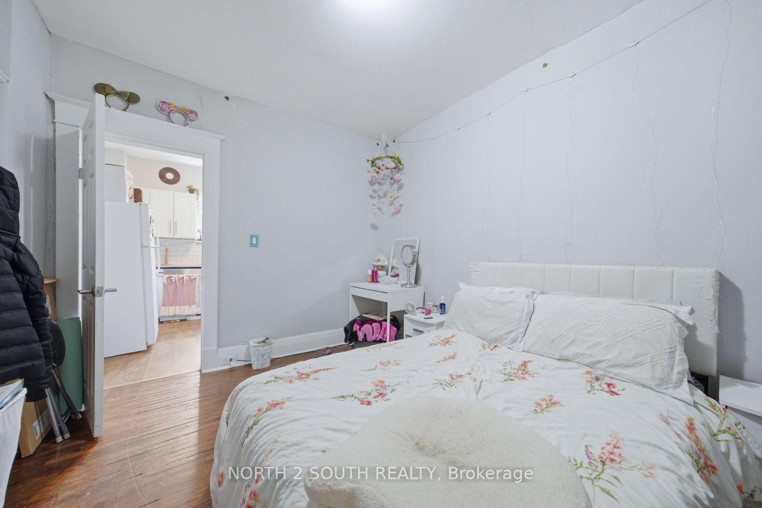 Photo 36 of 880 Dundas Street E, London, East L — HOMEH