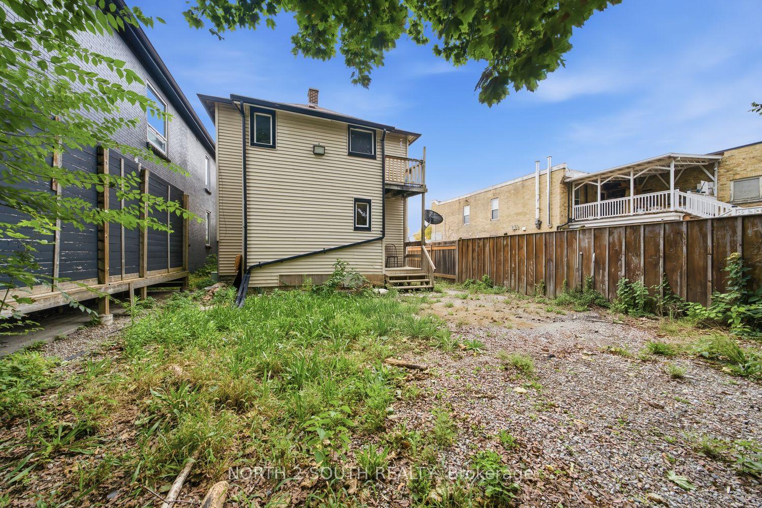 Photo 49 of 880 Dundas Street E, London, East L — HOMEH