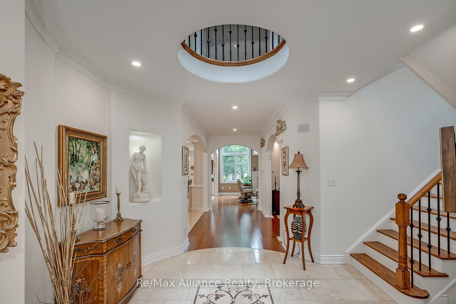 Photo 5 of 203 Burloak Drive, Oakville, Bronte — HOMEH