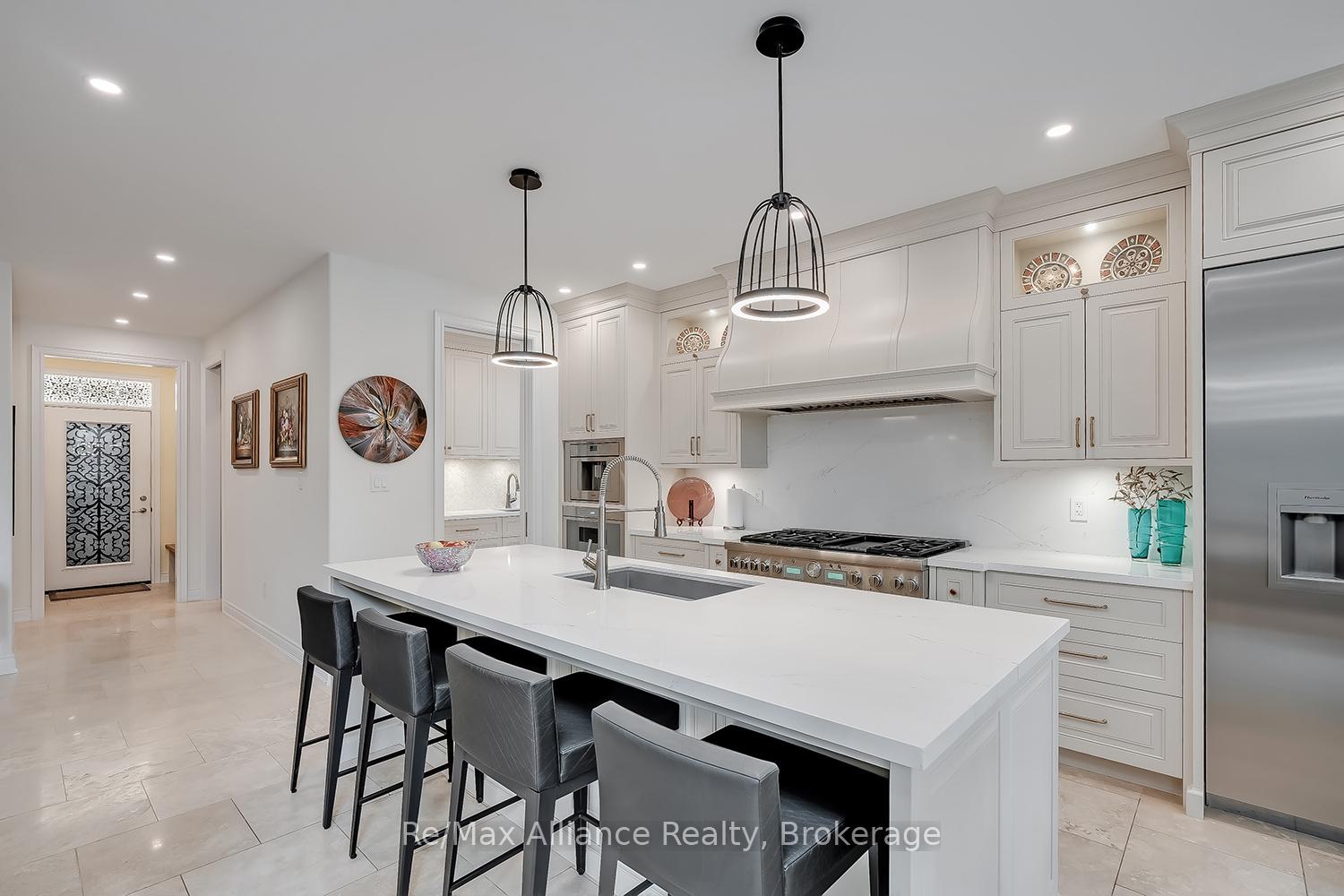 Photo 11 of 203 Burloak Drive, Oakville, Bronte — HOMEH