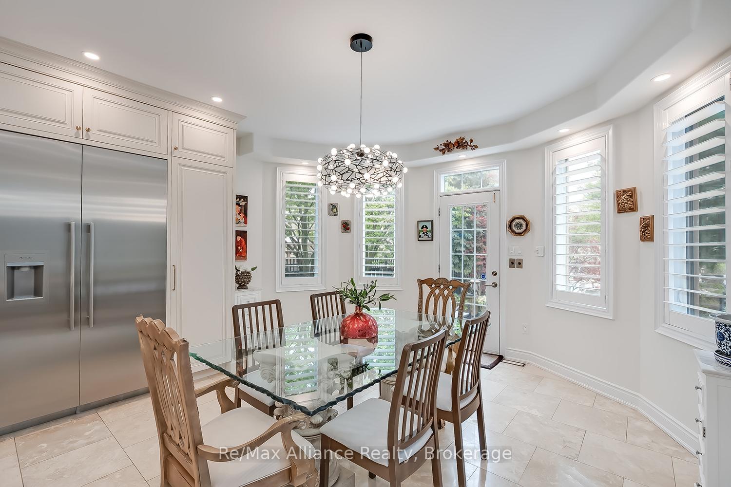 Photo 13 of 203 Burloak Drive, Oakville, Bronte — HOMEH