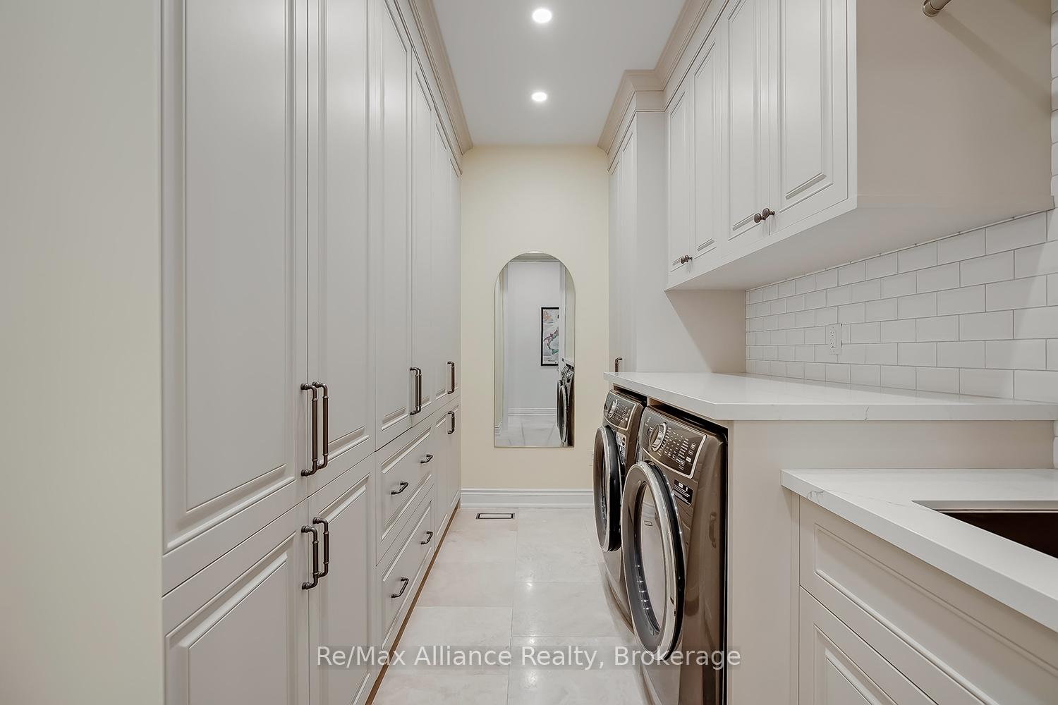 Photo 18 of 203 Burloak Drive, Oakville, Bronte — HOMEH