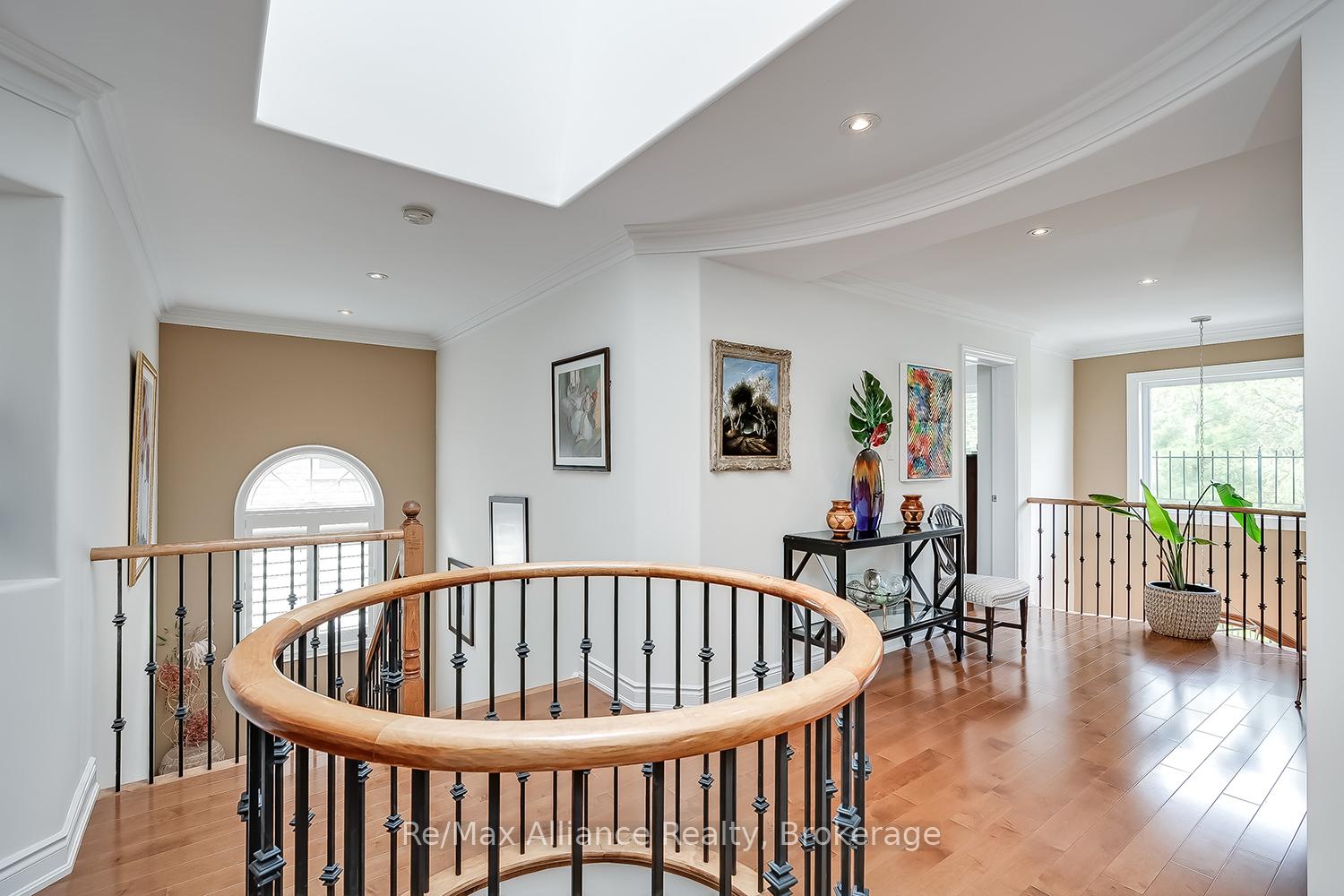 Photo 20 of 203 Burloak Drive, Oakville, Bronte — HOMEH