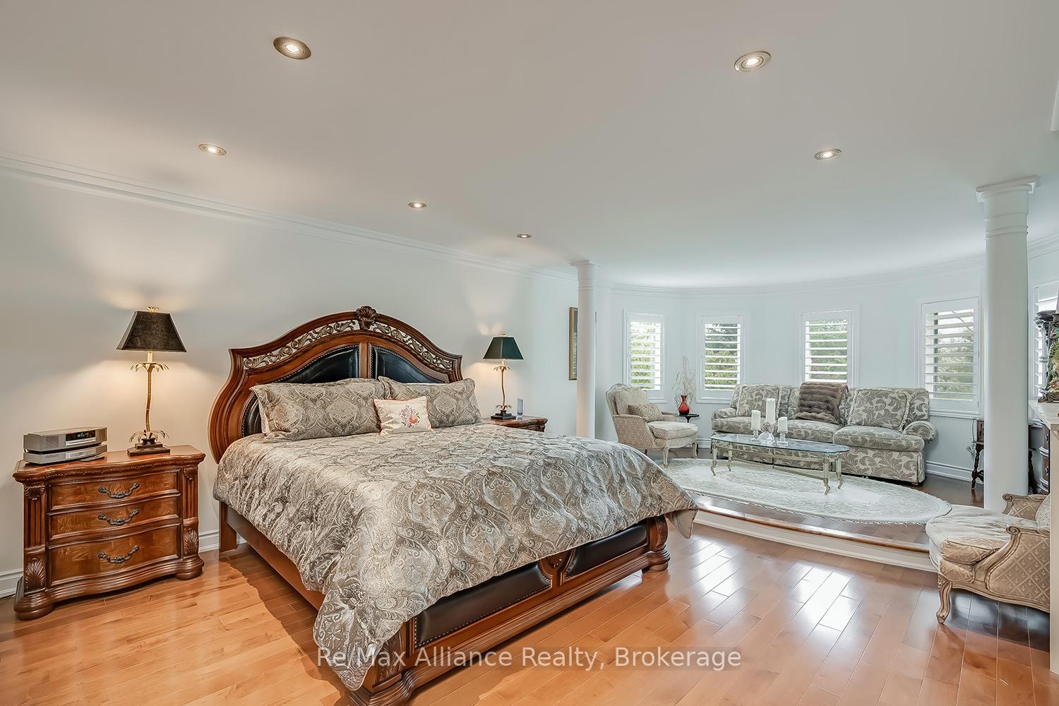Photo 21 of 203 Burloak Drive, Oakville, Bronte — HOMEH