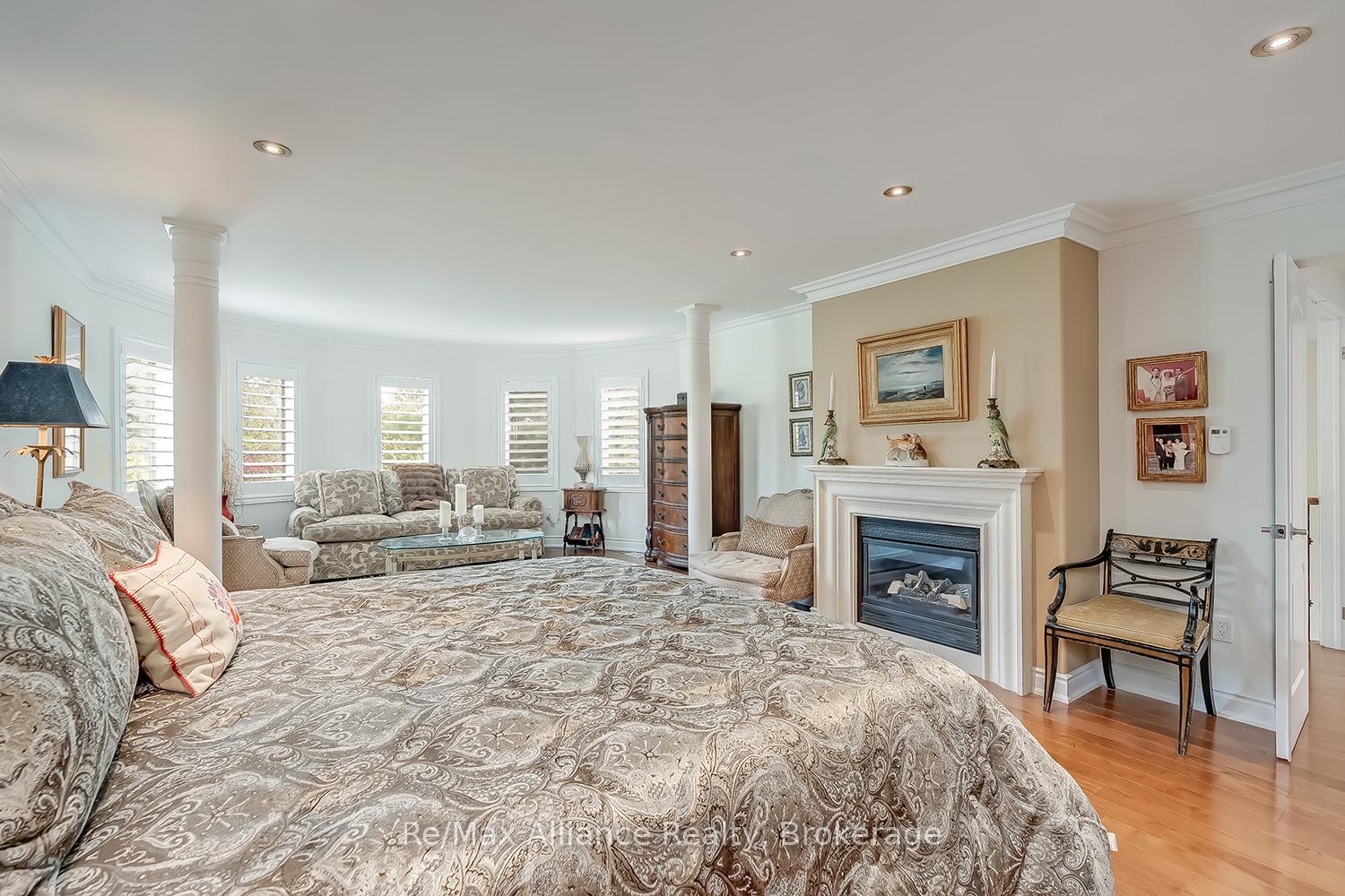 Photo 22 of 203 Burloak Drive, Oakville, Bronte — HOMEH