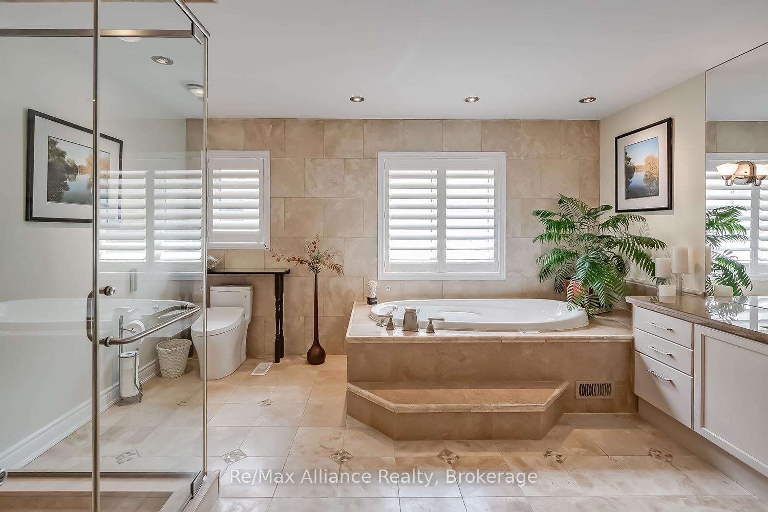 Photo 24 of 203 Burloak Drive, Oakville, Bronte — HOMEH