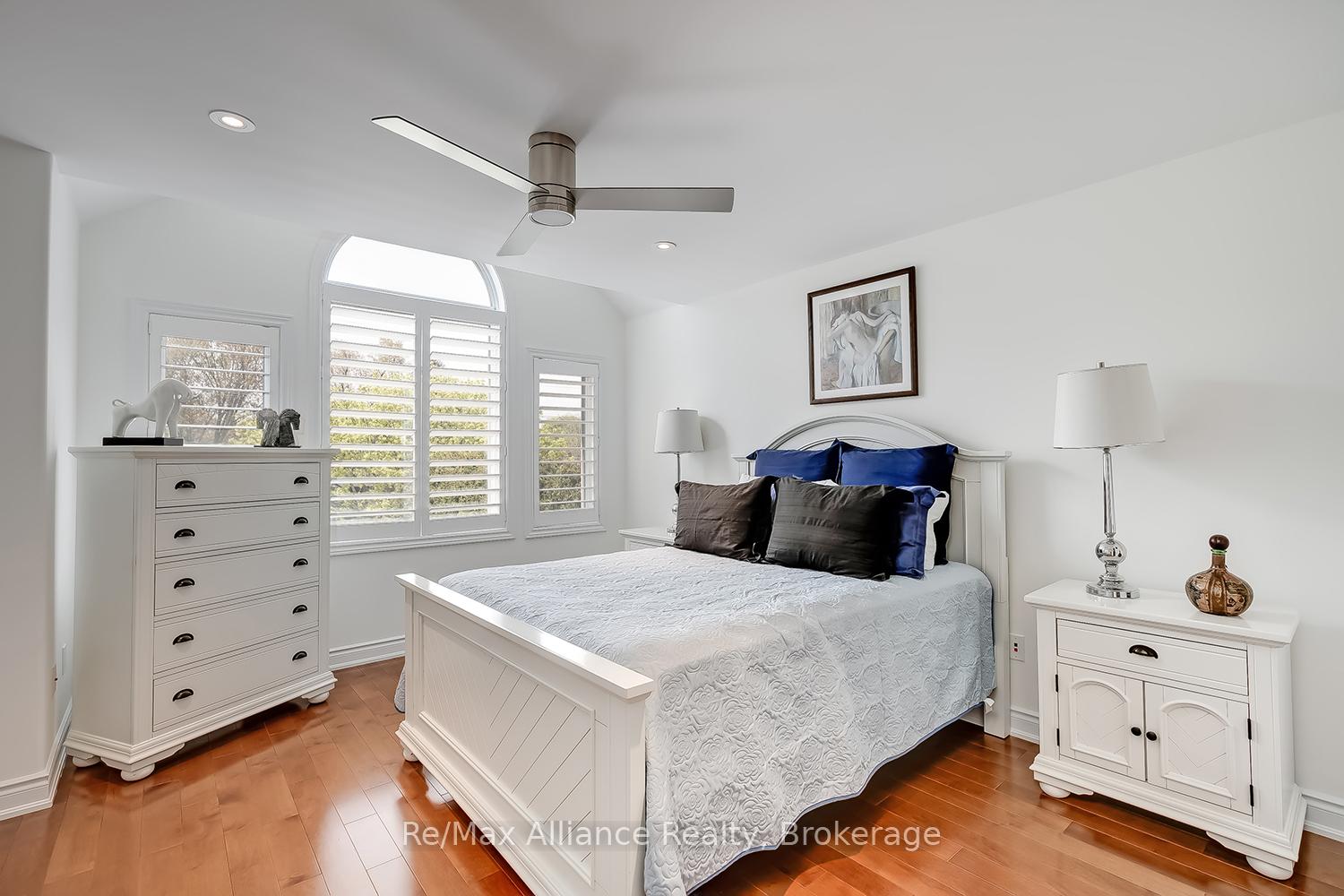 Photo 27 of 203 Burloak Drive, Oakville, Bronte — HOMEH
