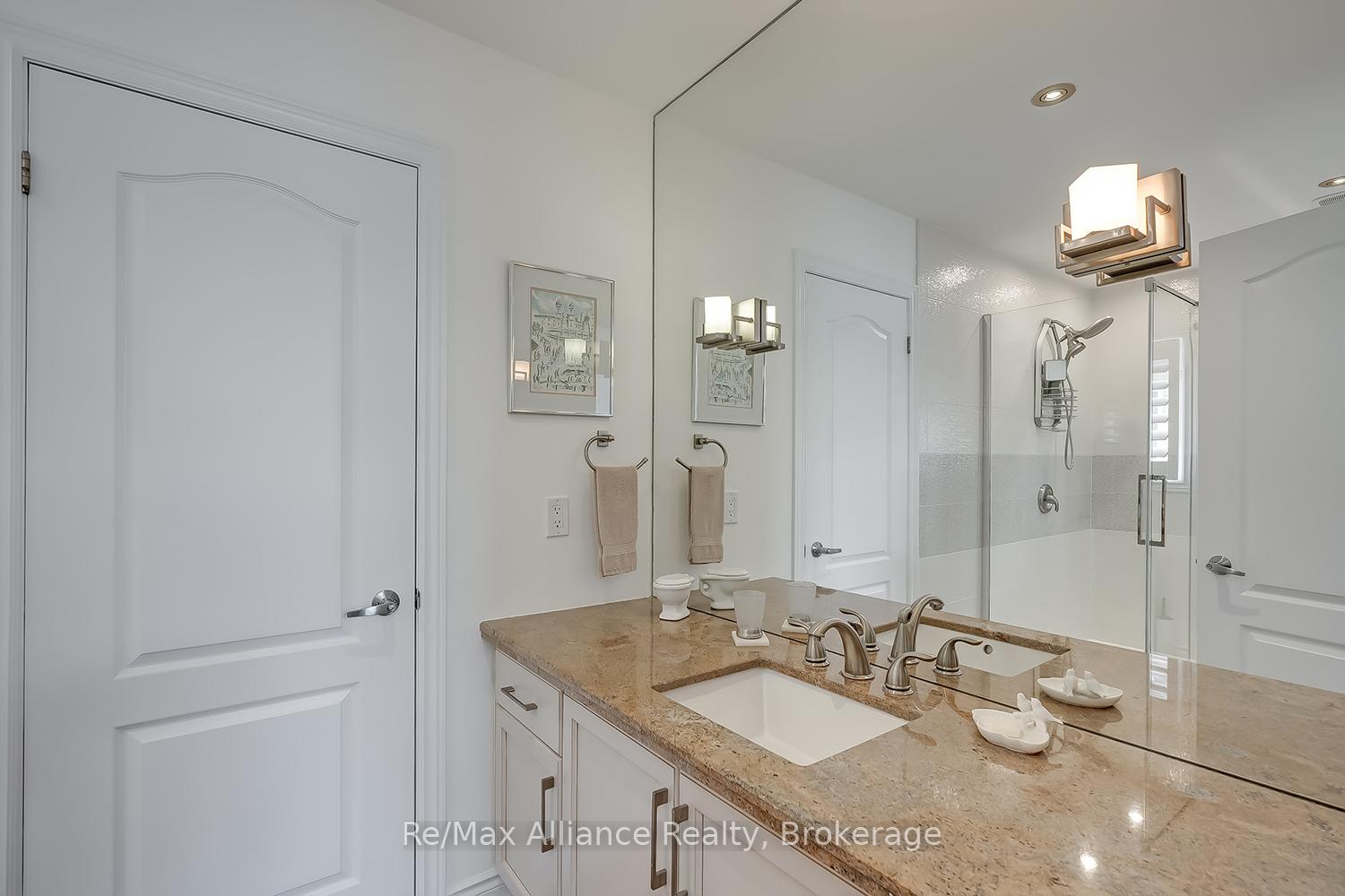 Photo 29 of 203 Burloak Drive, Oakville, Bronte — HOMEH