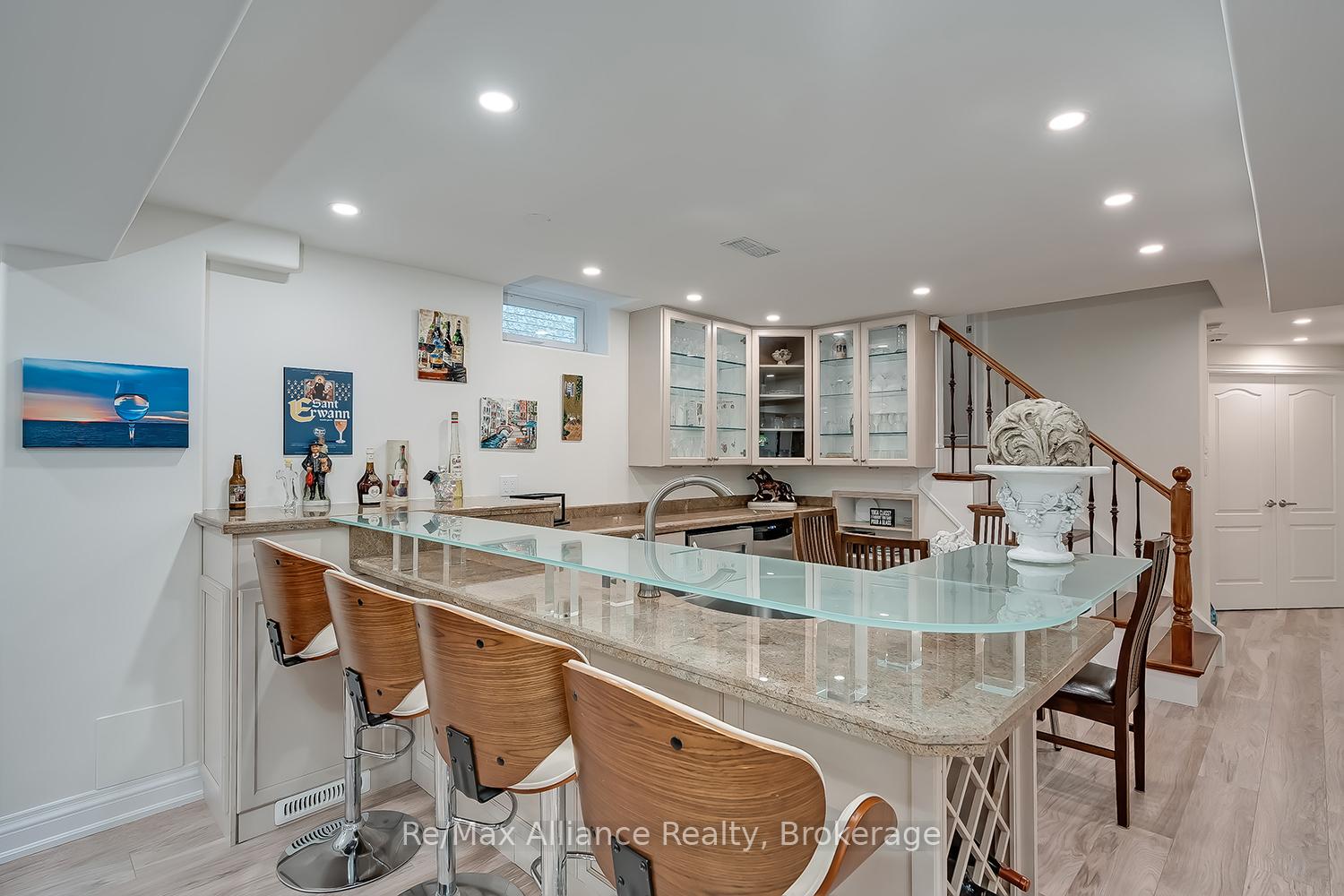 Photo 31 of 203 Burloak Drive, Oakville, Bronte — HOMEH