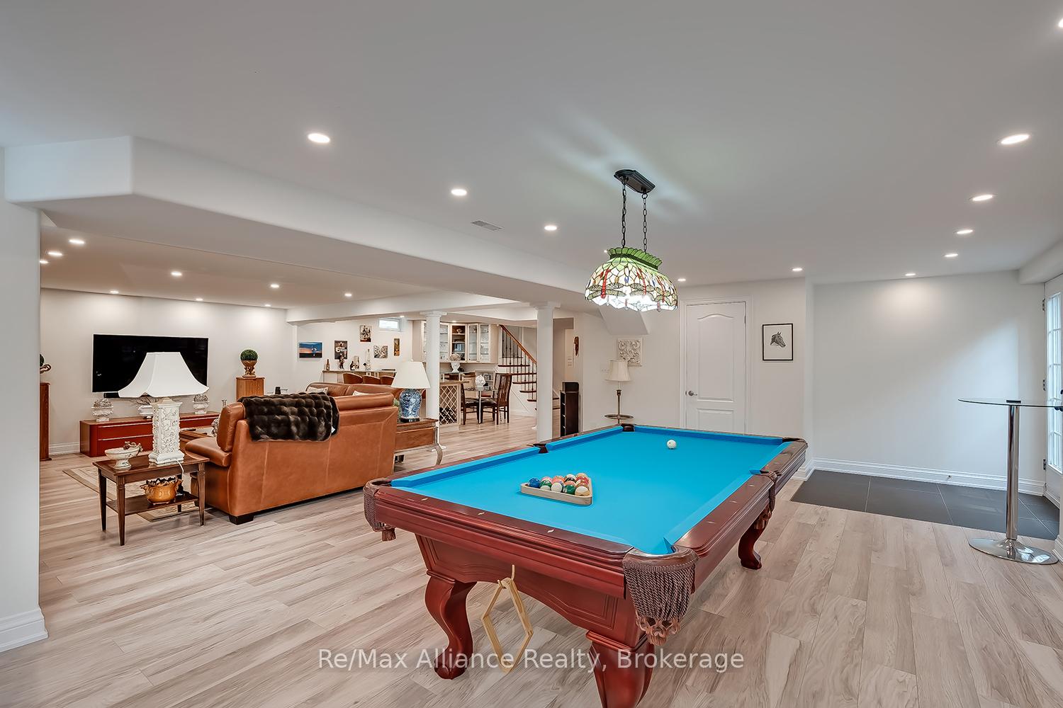 Photo 35 of 203 Burloak Drive, Oakville, Bronte — HOMEH